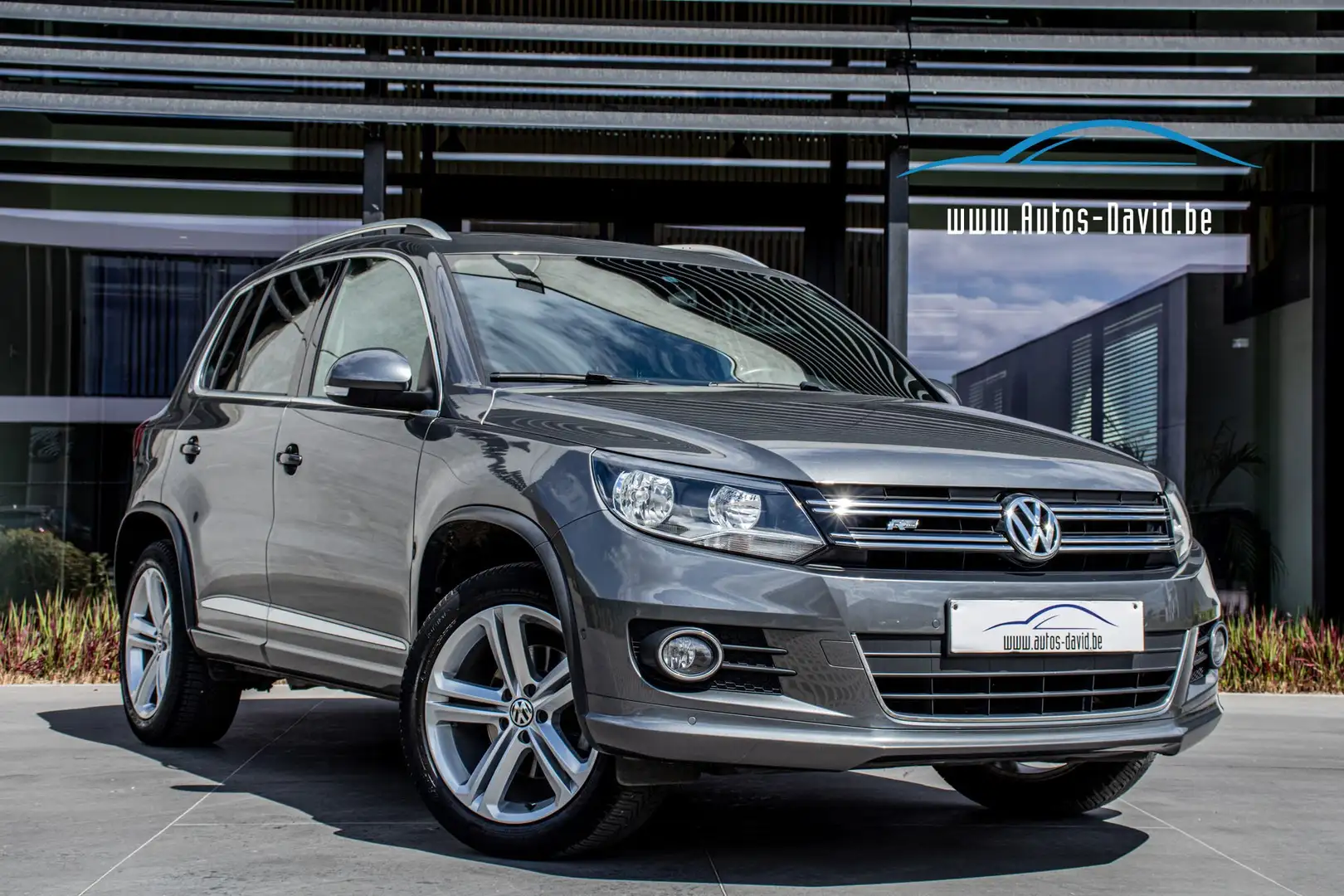 Volkswagen Tiguan 1.4 TSI Sport R-Line 150PK / LEDER / PANO DAK Gris - 1