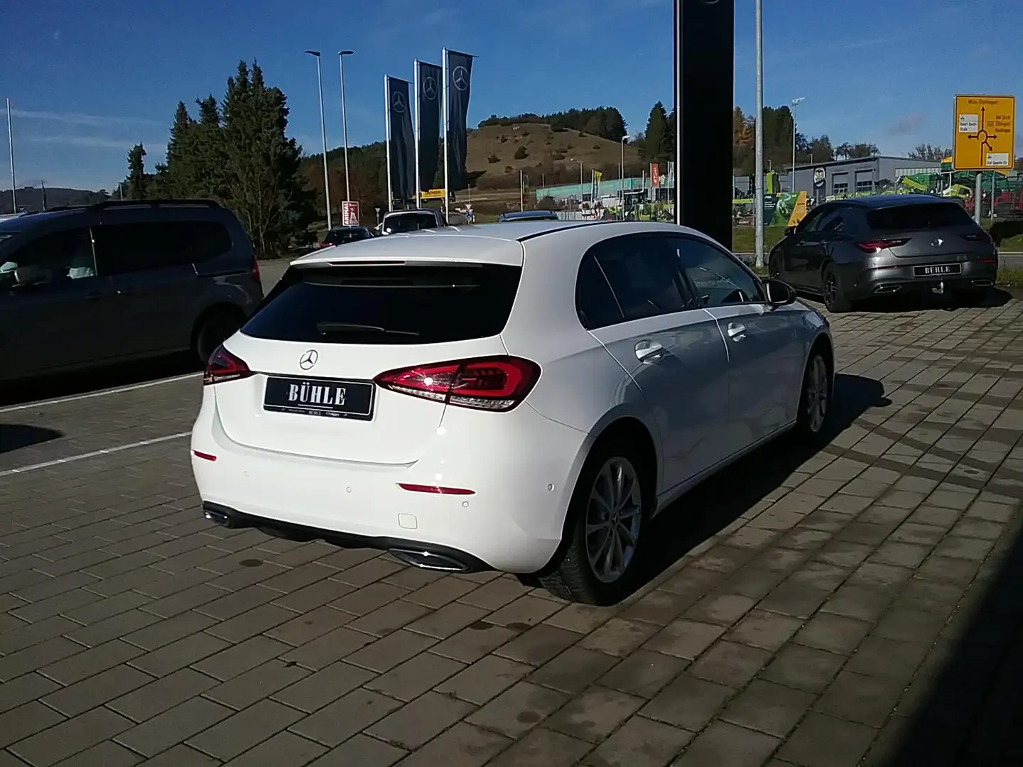 Mercedes-Benz A 200 PROGRESSIVE+NIGHT+KAMERA+LED+MBUX-NAVI AUGMENTED R Weiß - 2