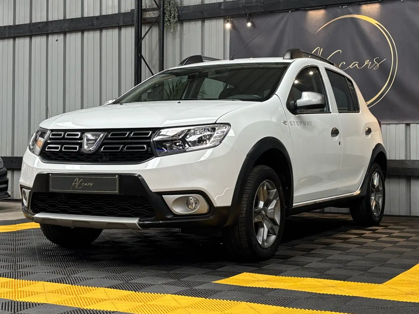 Dacia Sandero Sandero Stepway 0.9 TCe Stepway Plus (EU6.2) Білий - 1