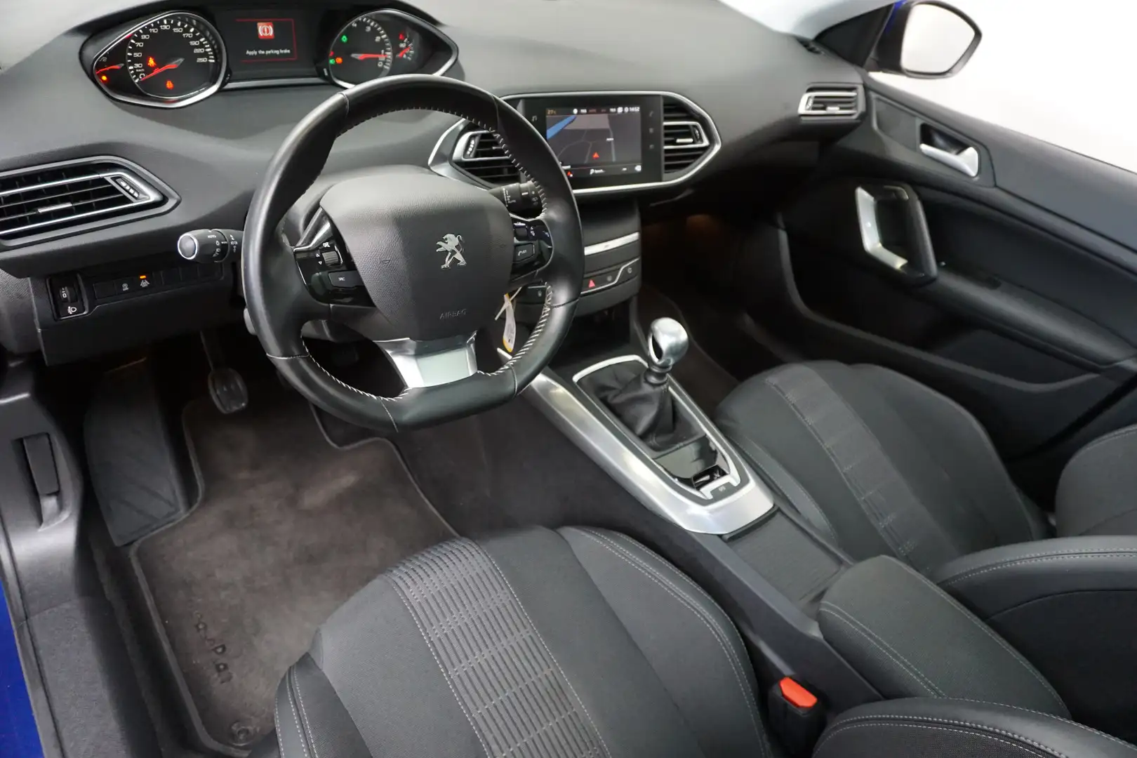 Peugeot 308 SW 1.2 PureTech Blue Lease Premium 130 PK! PANO NA Blauw - 2