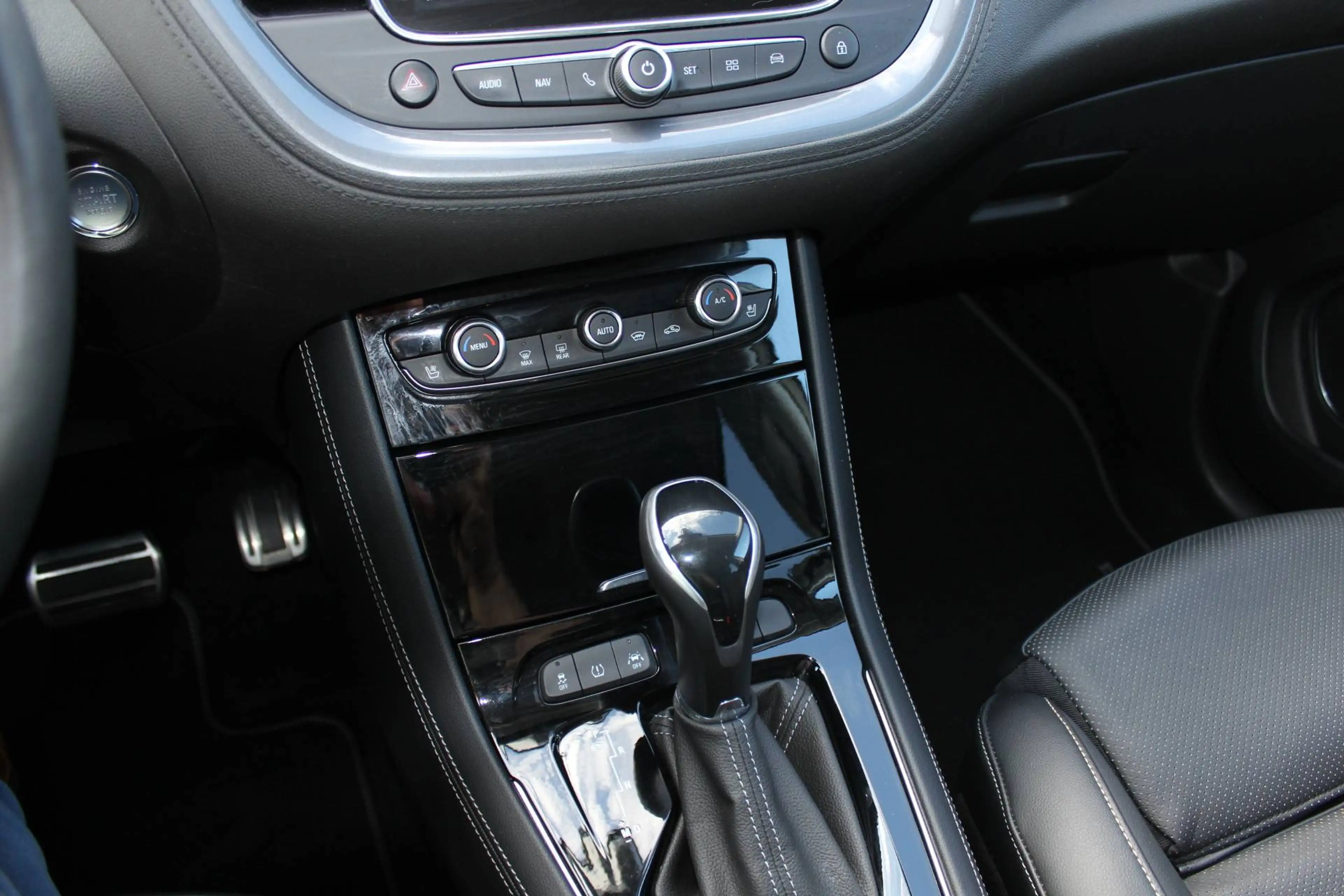 Opel Grandland X Ultimate — photo 13