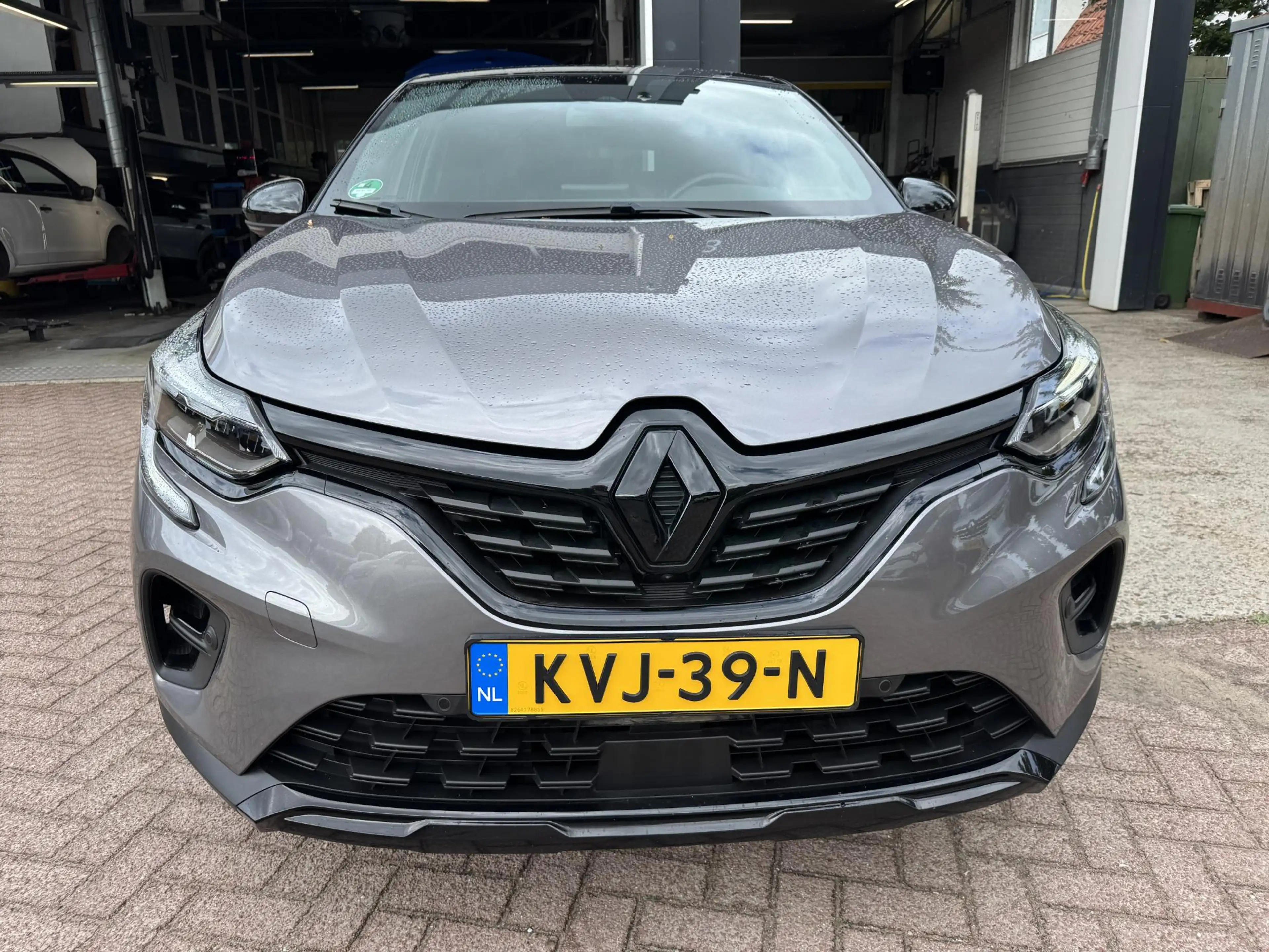 Renault Captur 1.6 E-Tech Plug-in Hybrid 160 Rive Gauche — photo 2