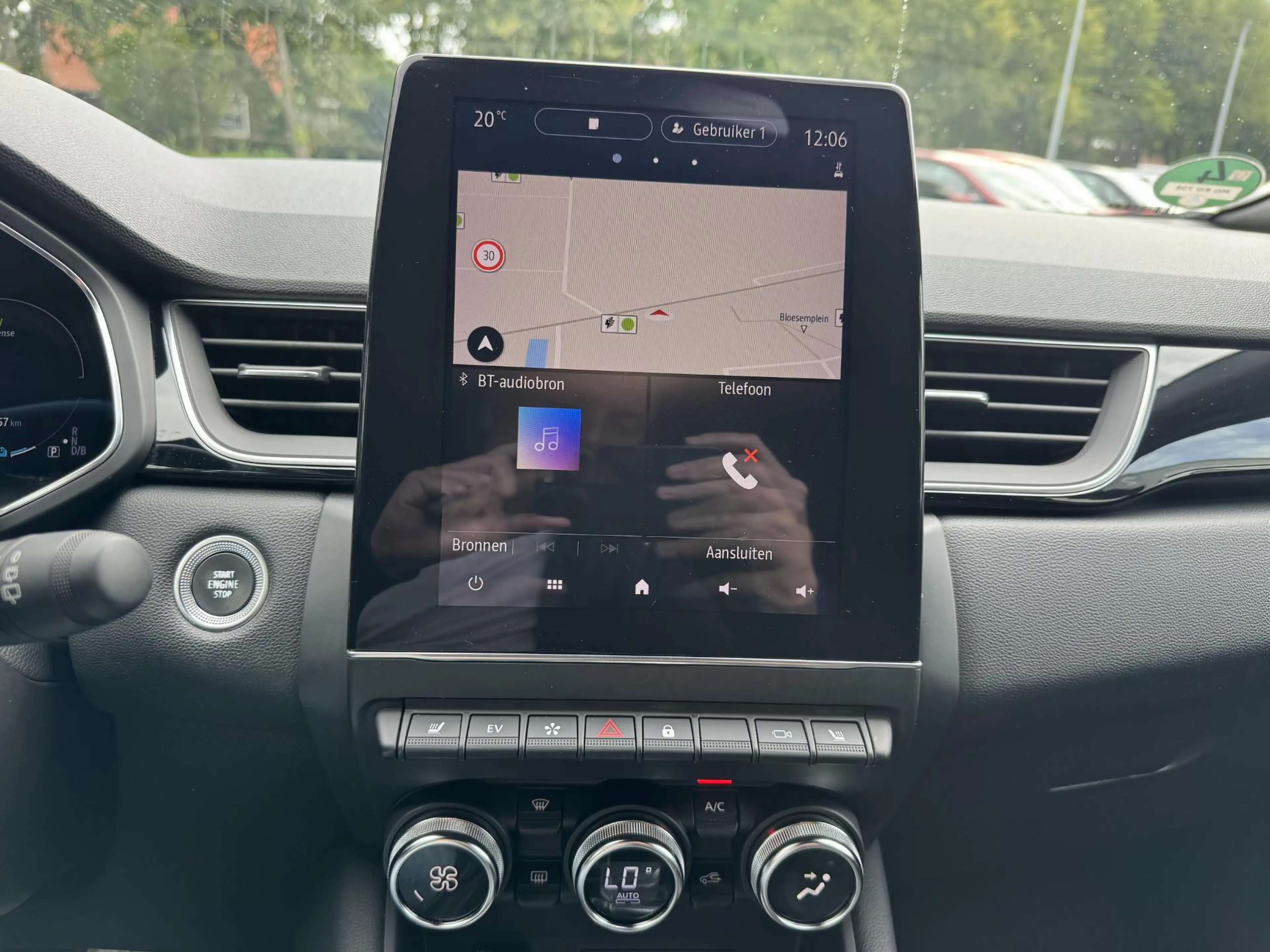 Renault Captur 1.6 E-Tech Plug-in Hybrid 160 Rive Gauche — photo 17