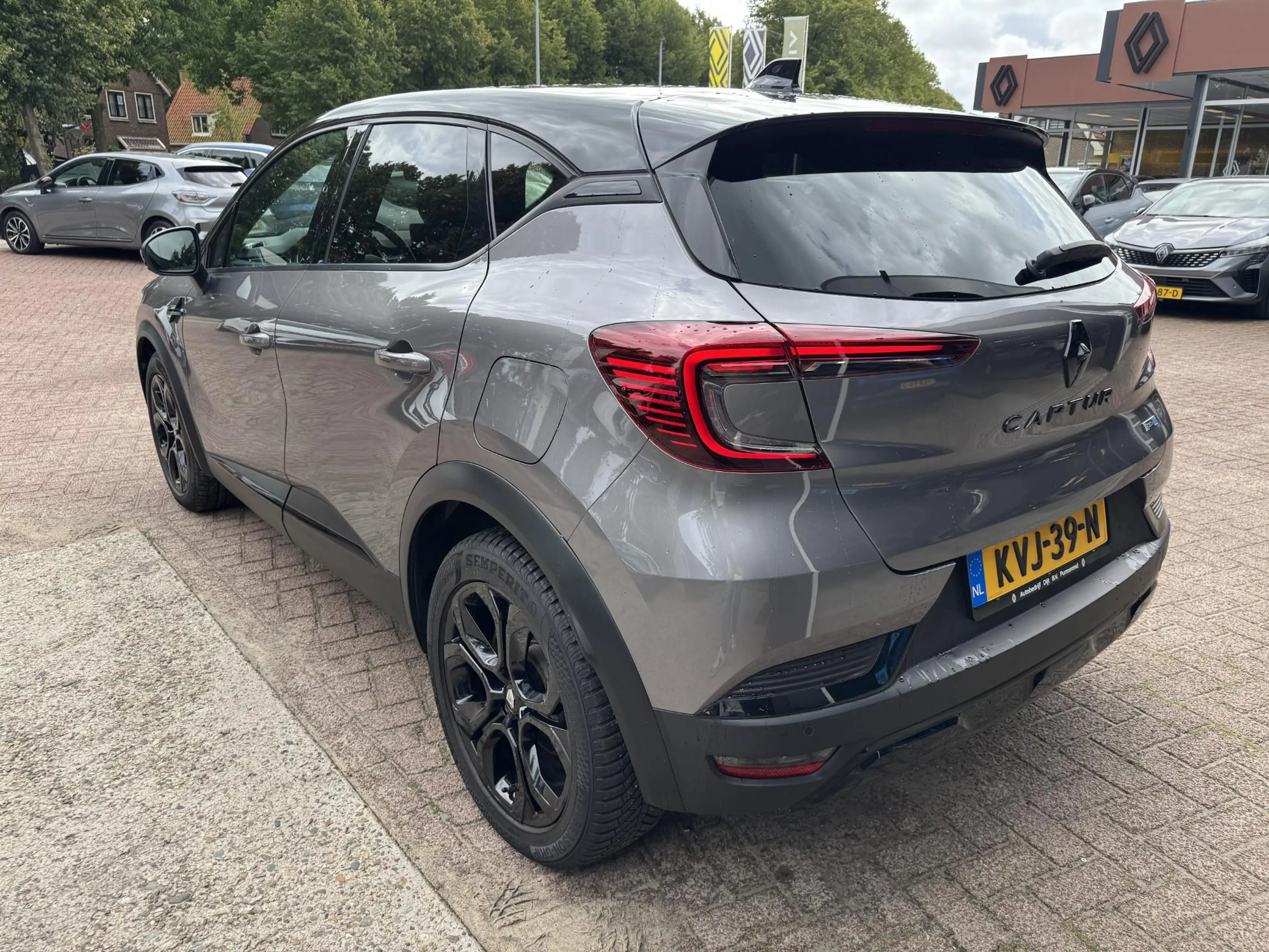 Renault Captur 1.6 E-Tech Plug-in Hybrid 160 Rive Gauche — photo 8