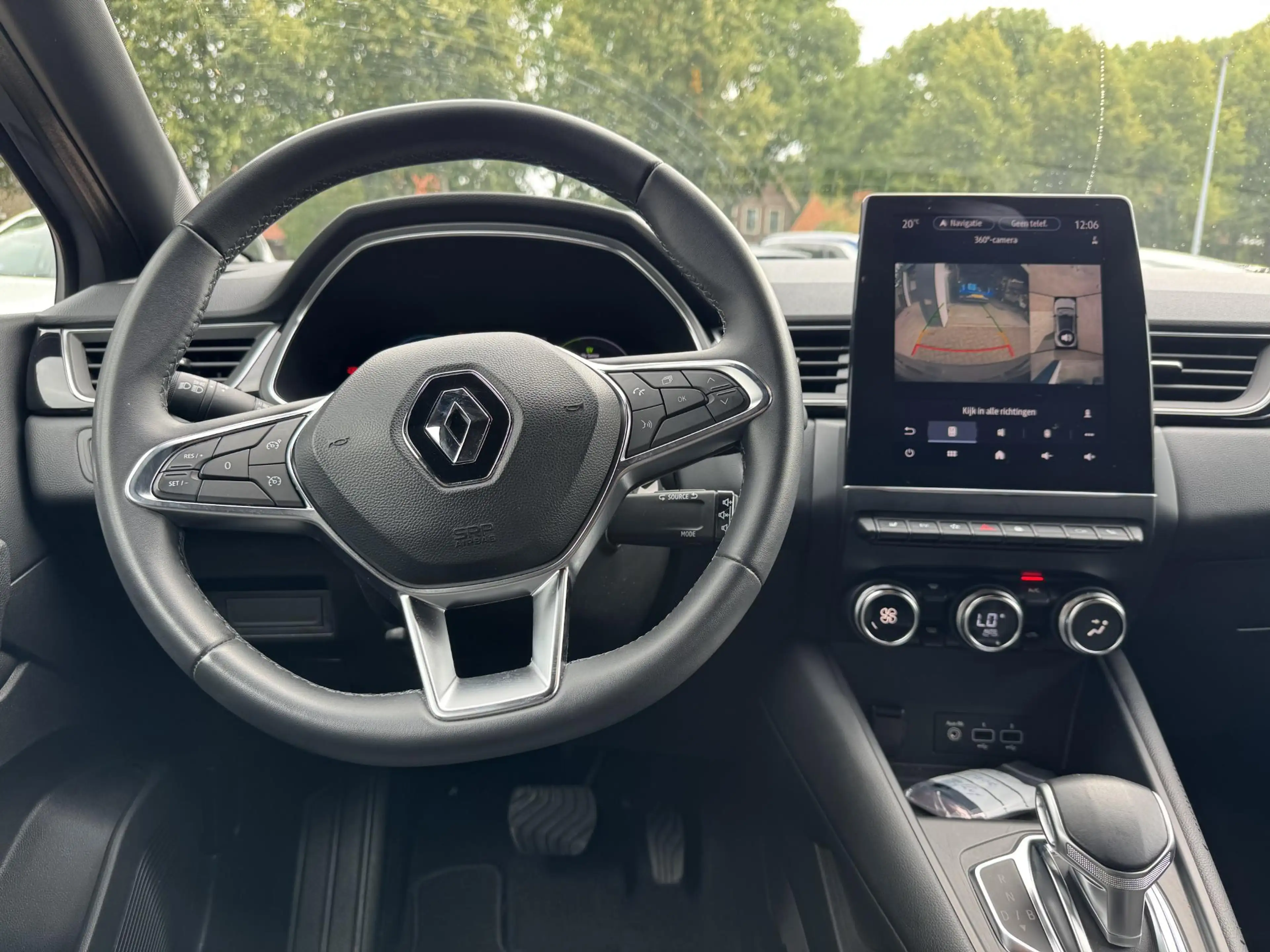 Renault Captur 1.6 E-Tech Plug-in Hybrid 160 Rive Gauche — photo 14