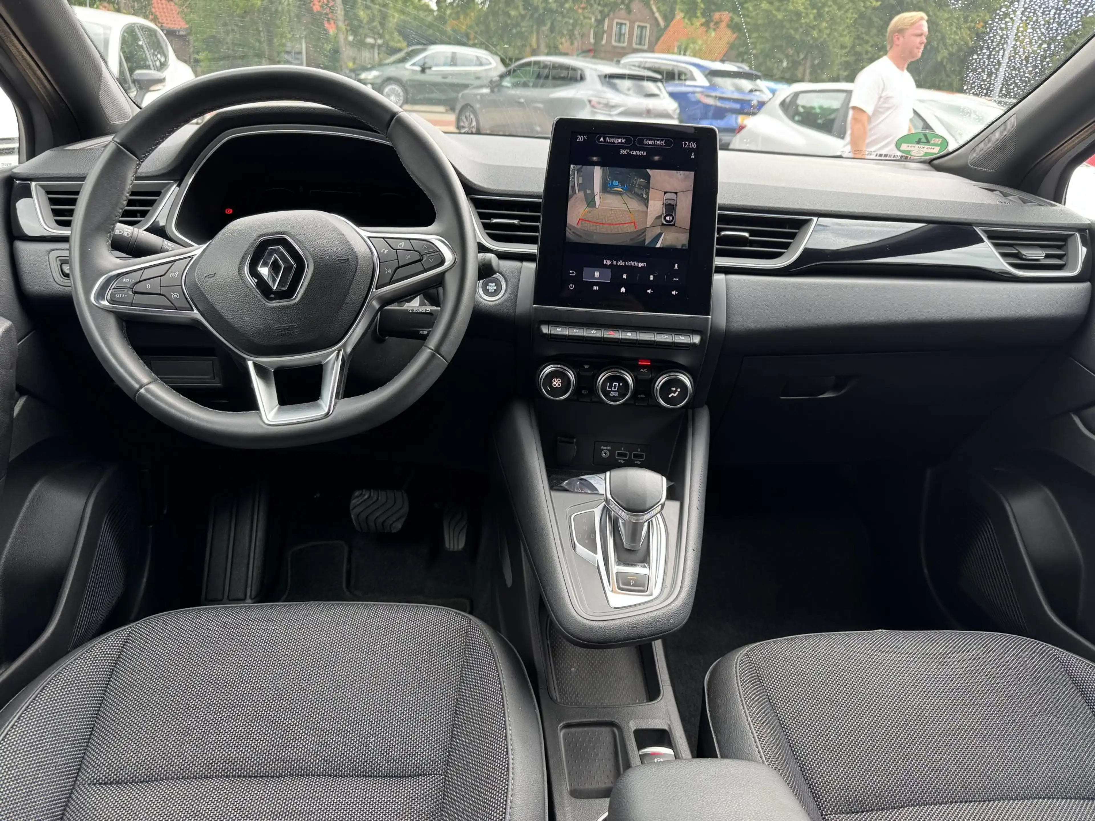 Renault Captur 1.6 E-Tech Plug-in Hybrid 160 Rive Gauche — photo 13