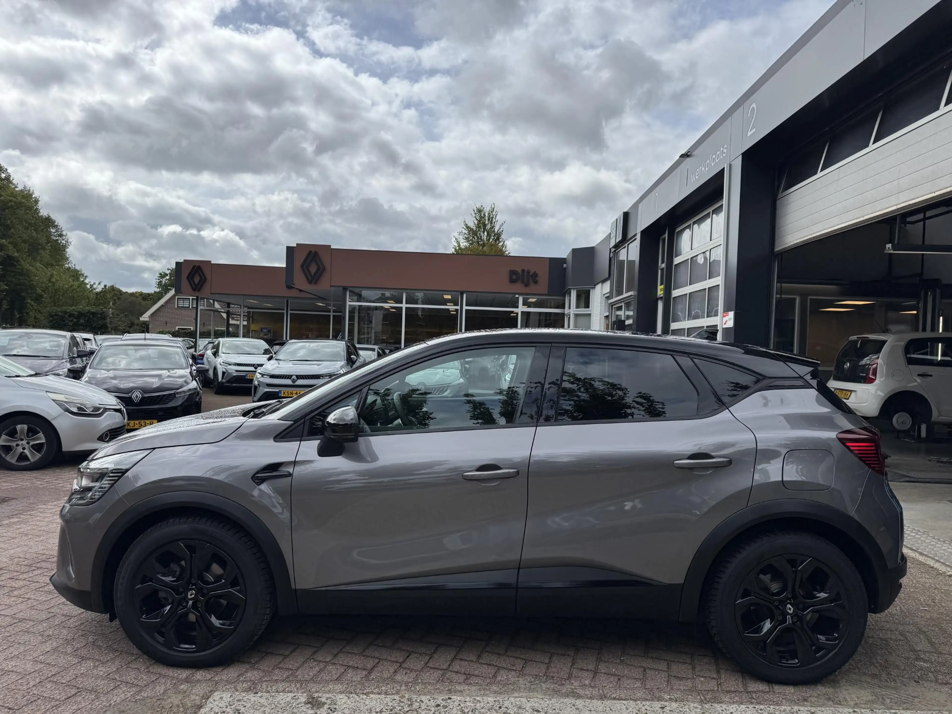Renault Captur 1.6 E-Tech Plug-in Hybrid 160 Rive Gauche — photo 9