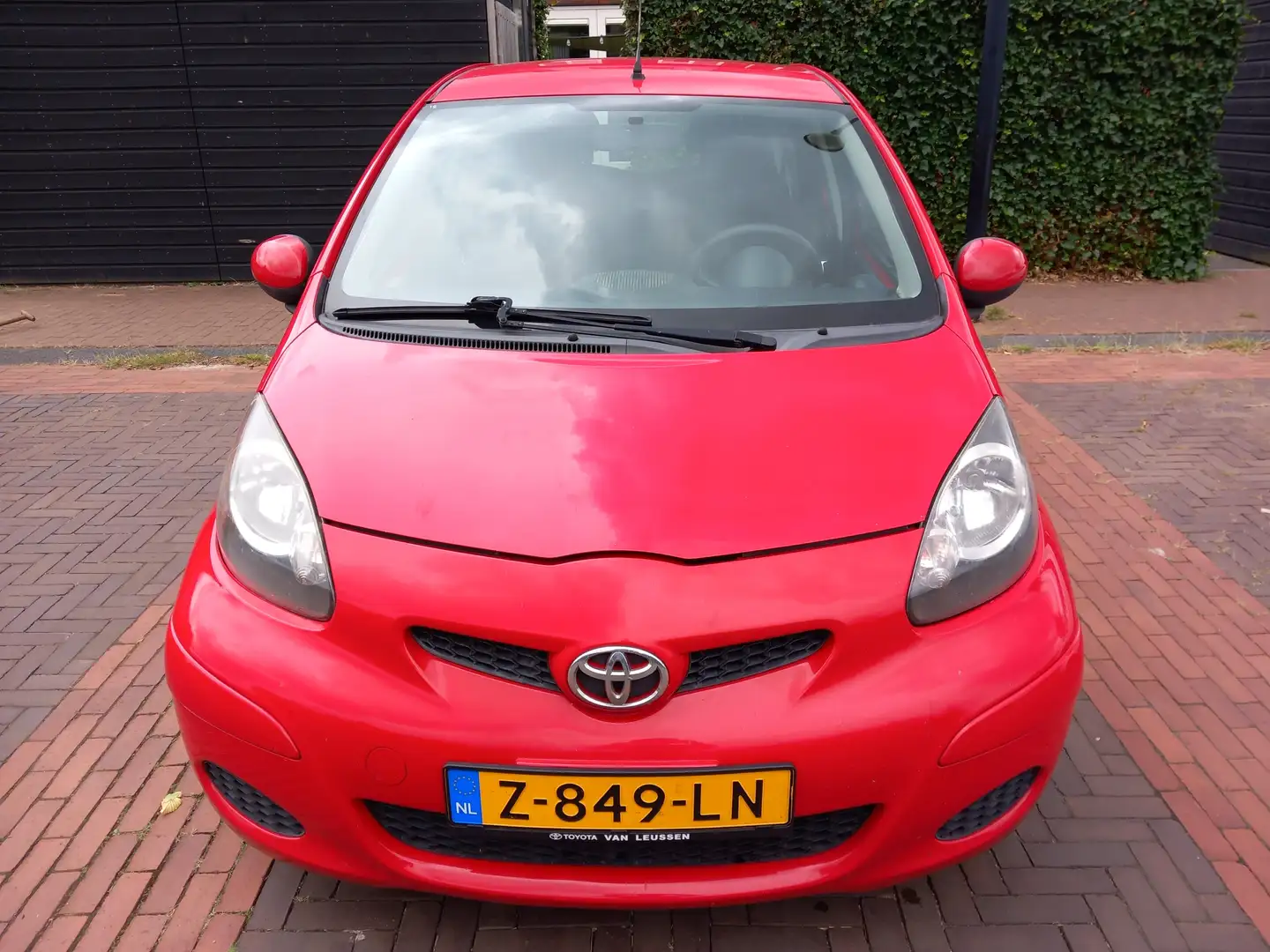 Toyota Aygo Aygo 1.0-12V Access Красный - 2