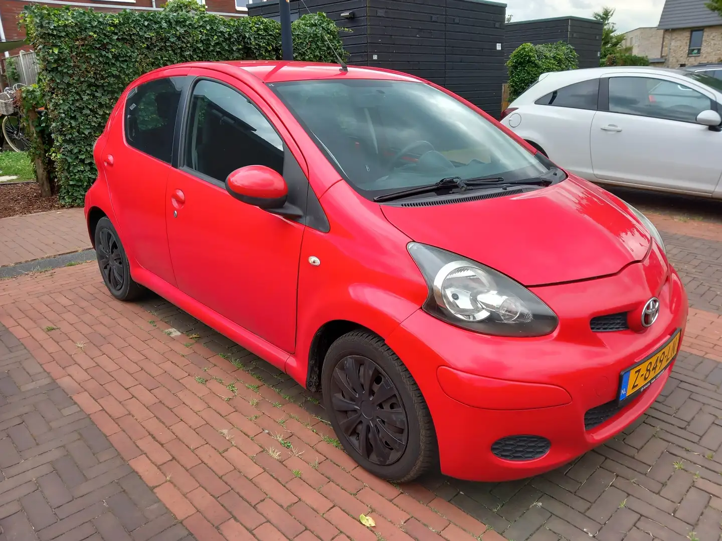 Toyota Aygo Aygo 1.0-12V Access Красный - 1