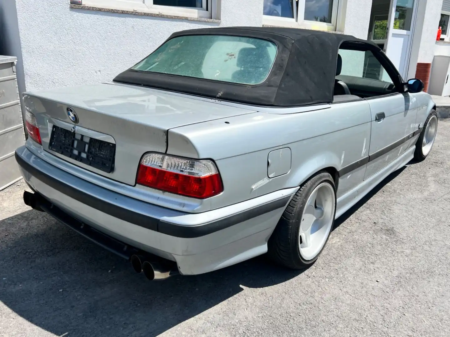 BMW 318 i Cabrio Argent - 1