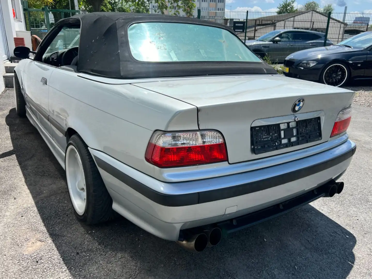 BMW 318 i Cabrio Argent - 2