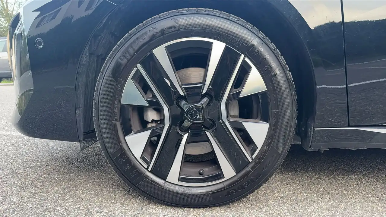 Peugeot 208 208 — photo 18