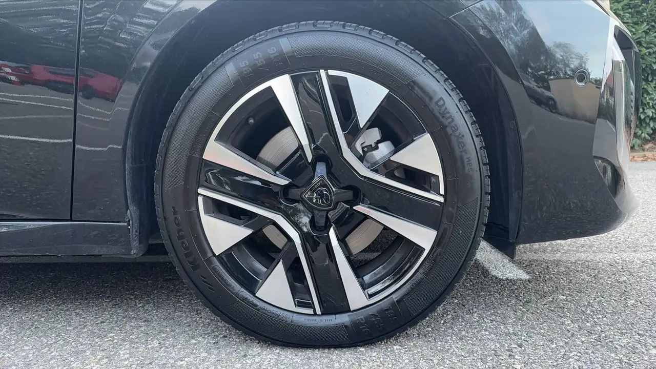 Peugeot 208 208 — photo 17