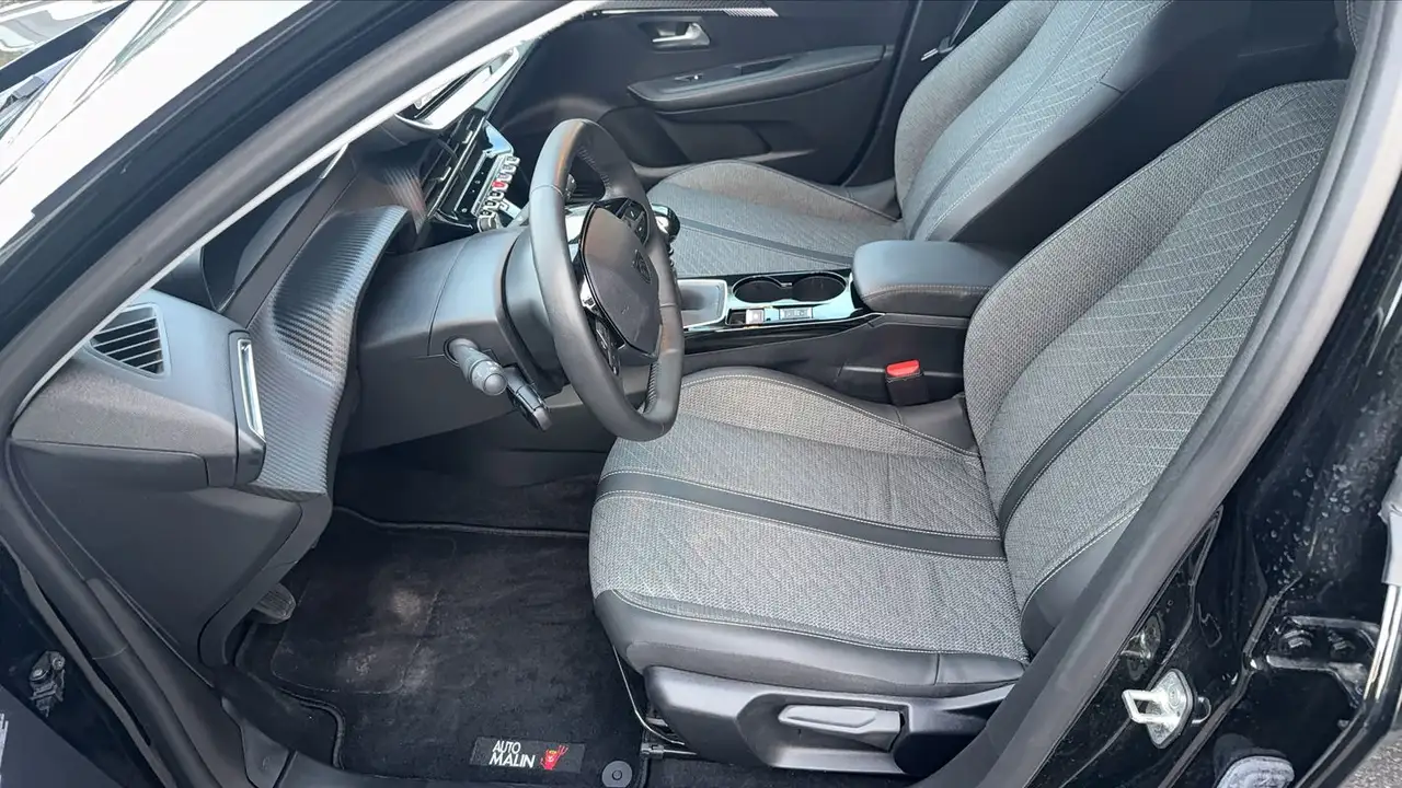 Peugeot 208 208 — photo 25