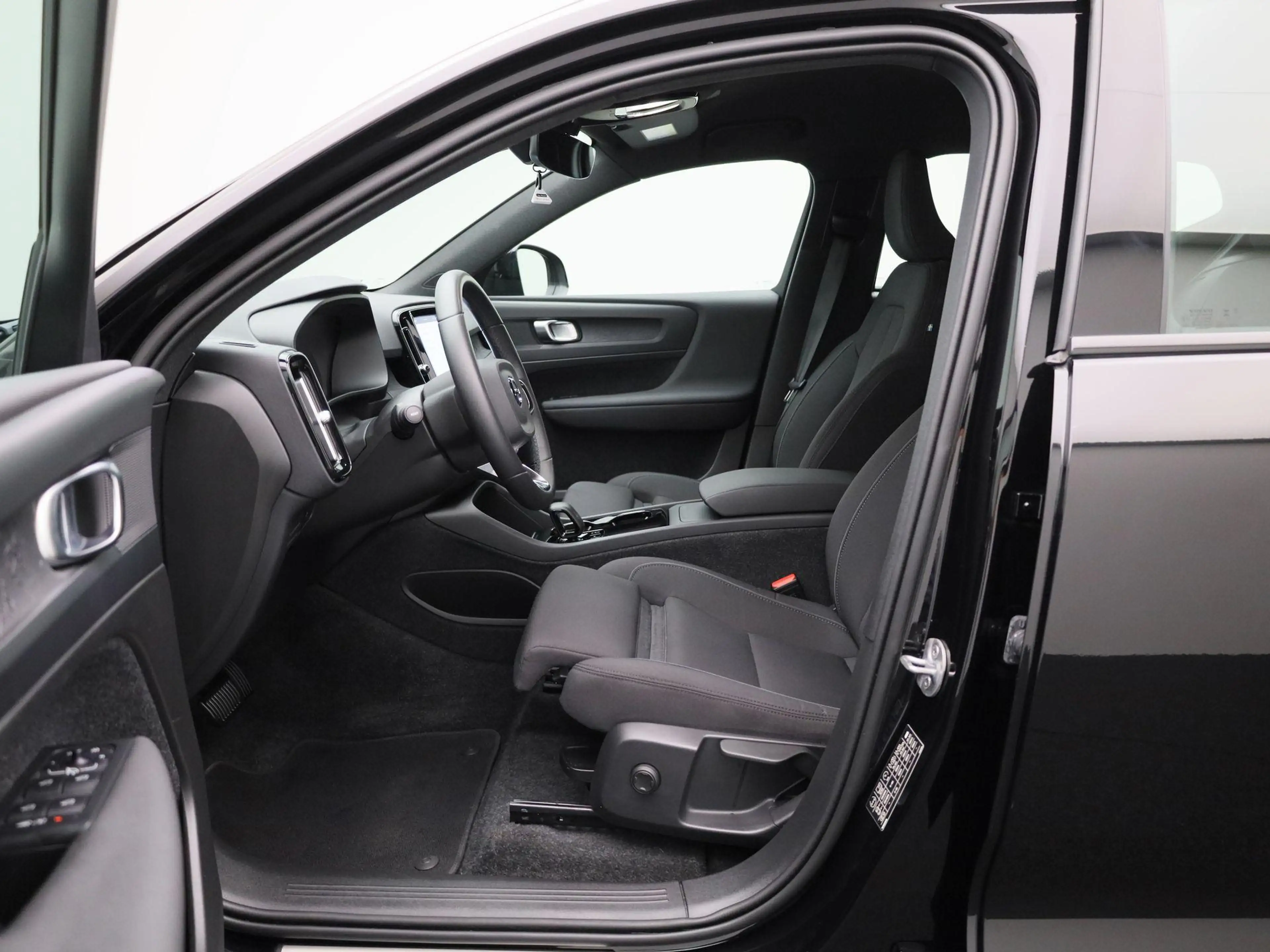 Volvo XC40 Recharge Core | NAVIGATIE | CAMERA | STOELVERWARMI — photo 9