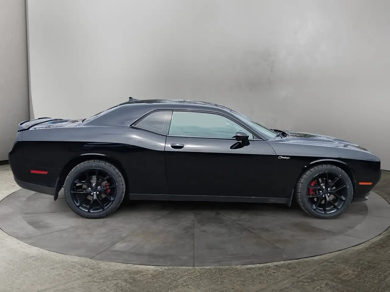 Dodge Challenger снимка Dodge Challenger