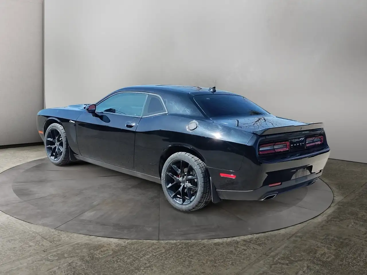 Dodge Challenger снимка Dodge Challenger