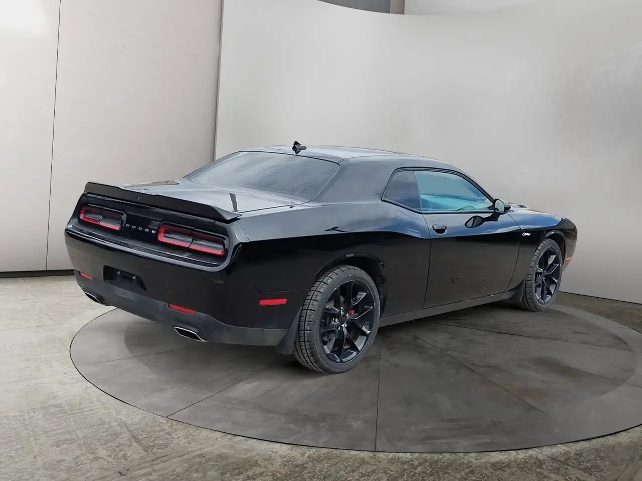 Dodge Challenger снимка Dodge Challenger