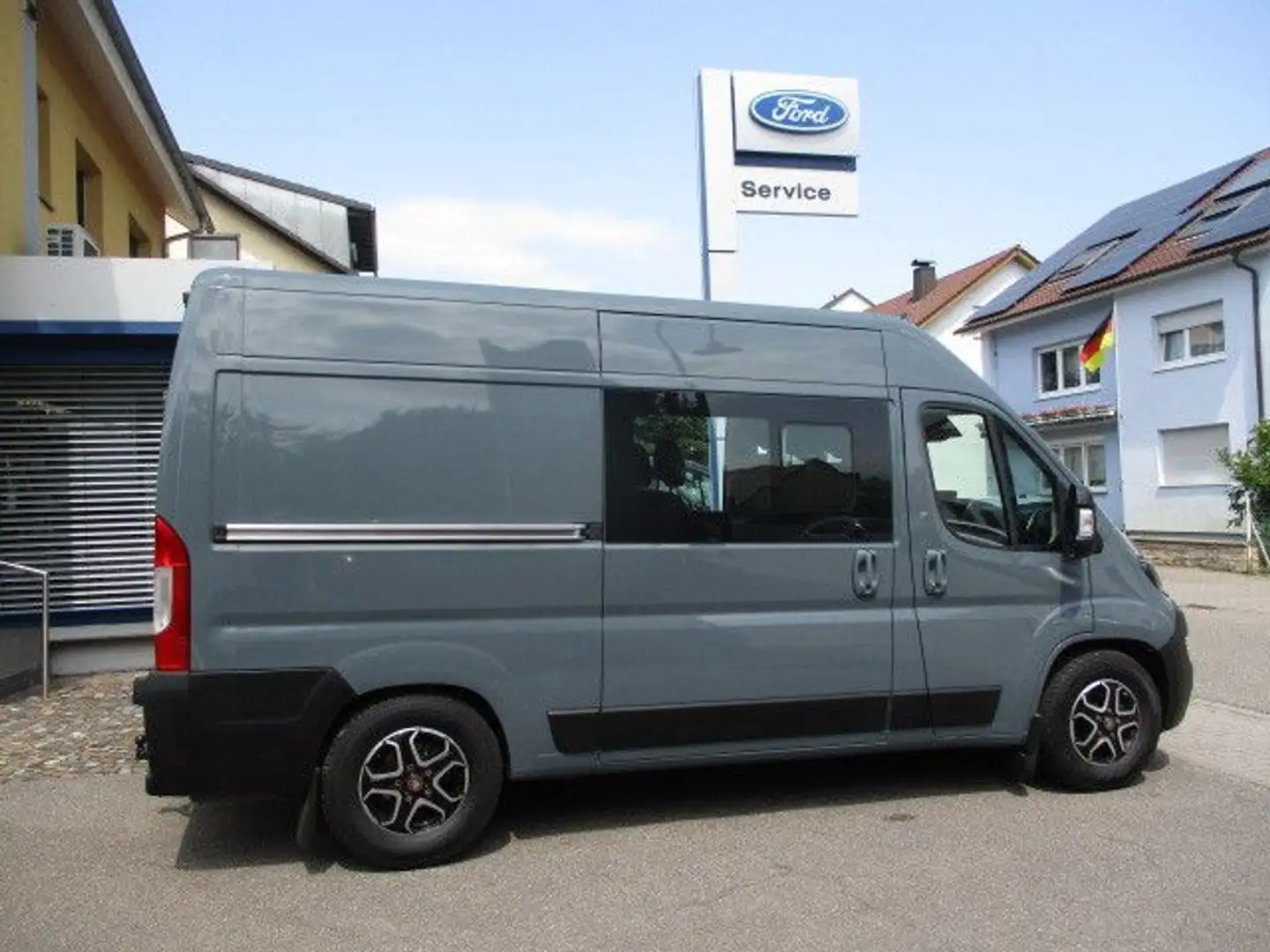 Fiat Ducato 3,3t L2H2 6-Sitzer Automatik VOLLAUSST. Grau - 2