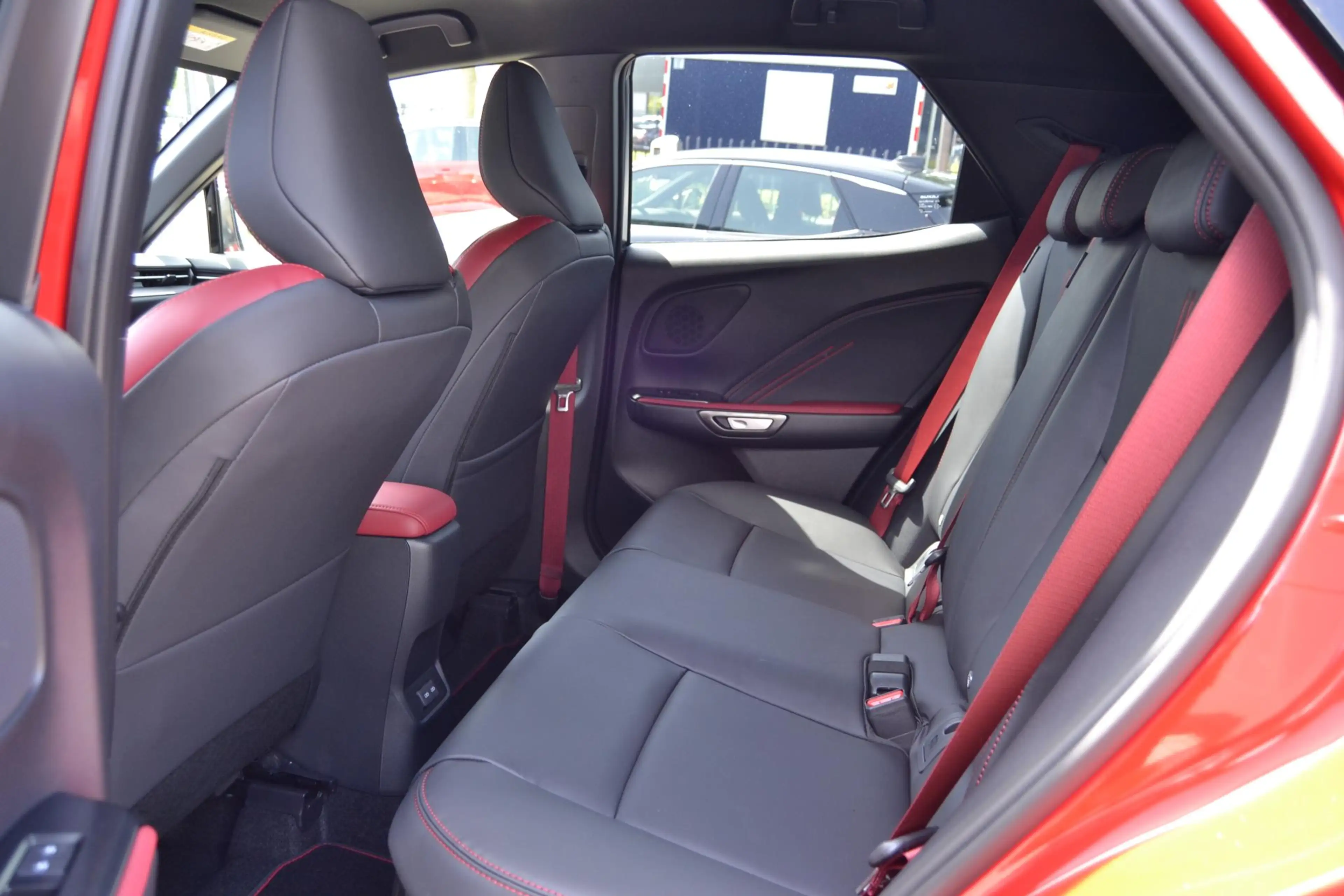 Lexus LBX 1.5 35th Edition 2WD DIRECT LEVERBAAR STOELVERW ST — photo 30