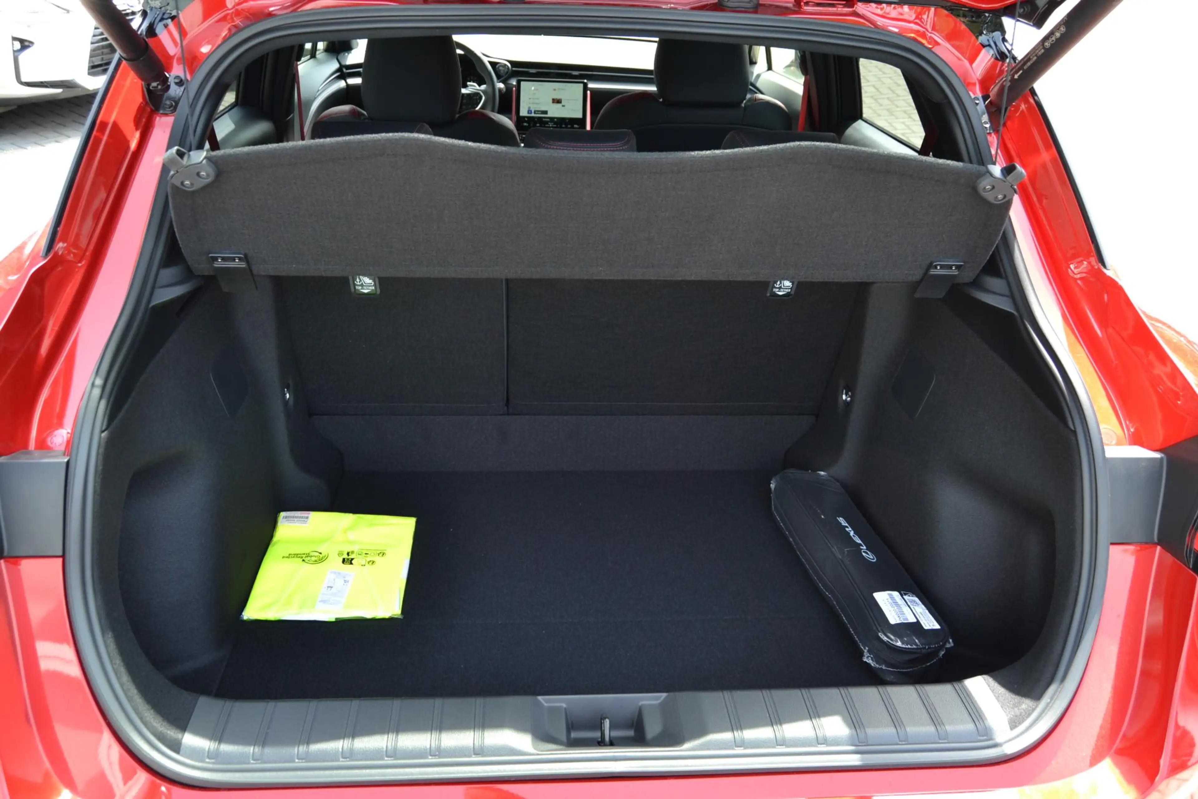 Lexus LBX 1.5 35th Edition 2WD DIRECT LEVERBAAR STOELVERW ST — photo 32