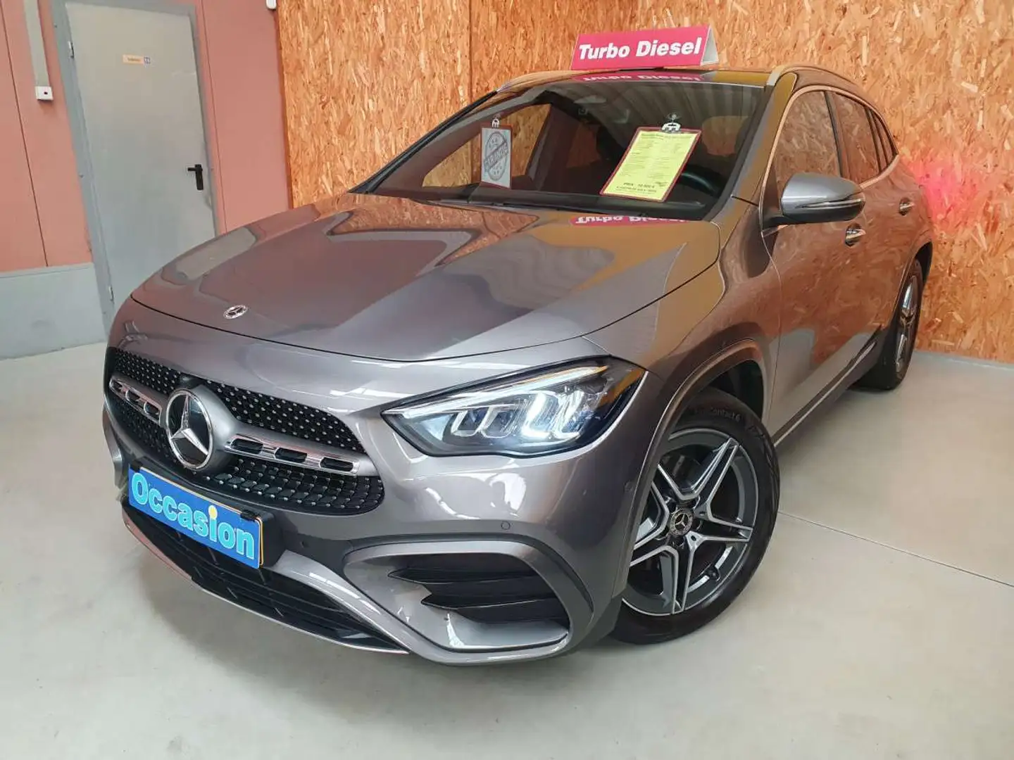 Mercedes-Benz GLA 200 d 8G-DCT 150CV AMG-Line Gri - 1