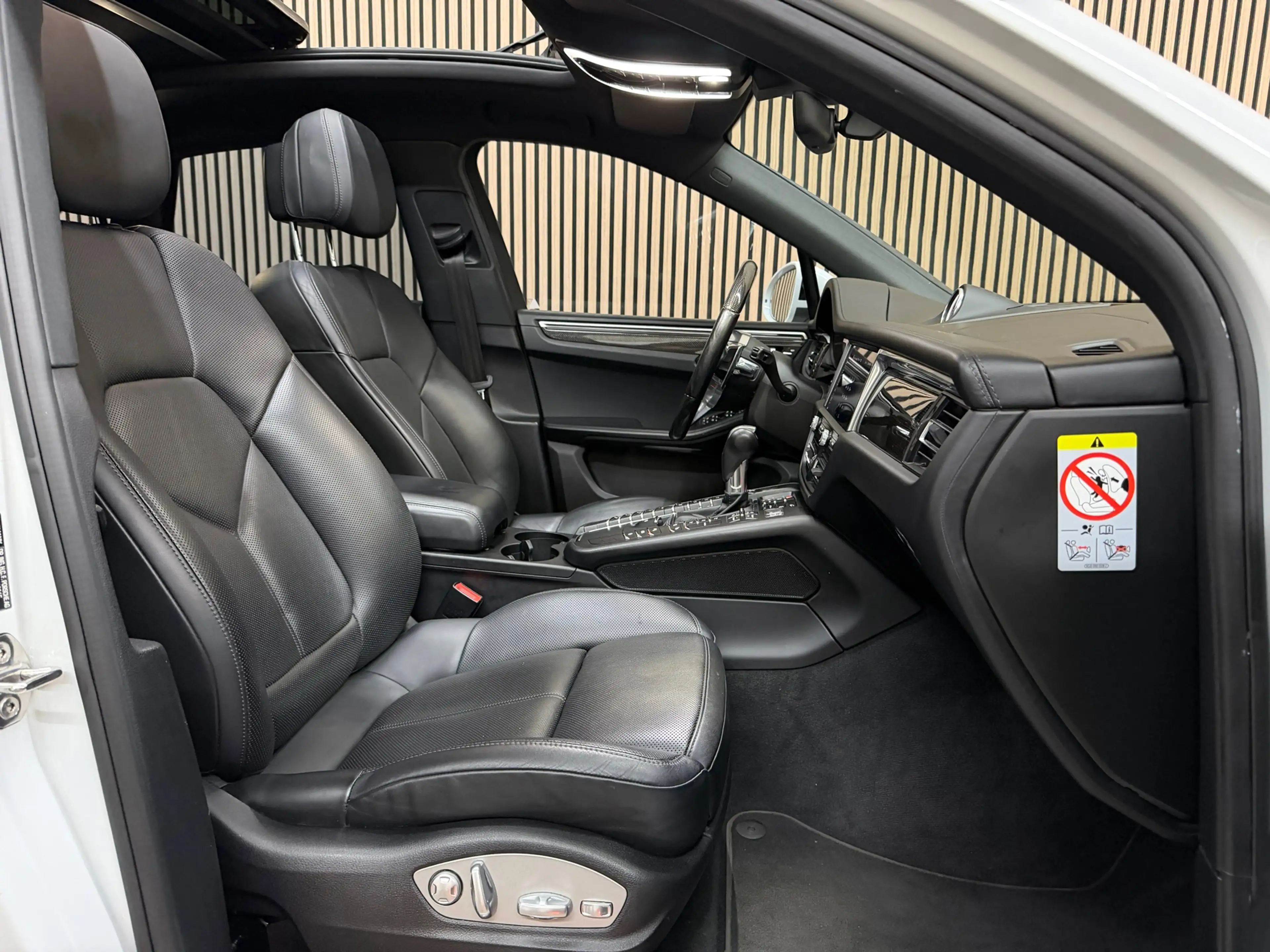 Porsche Macan 3.0 S 2019 CHRONO PANO BOSE LUCHTVERING *FULL* — photo 14