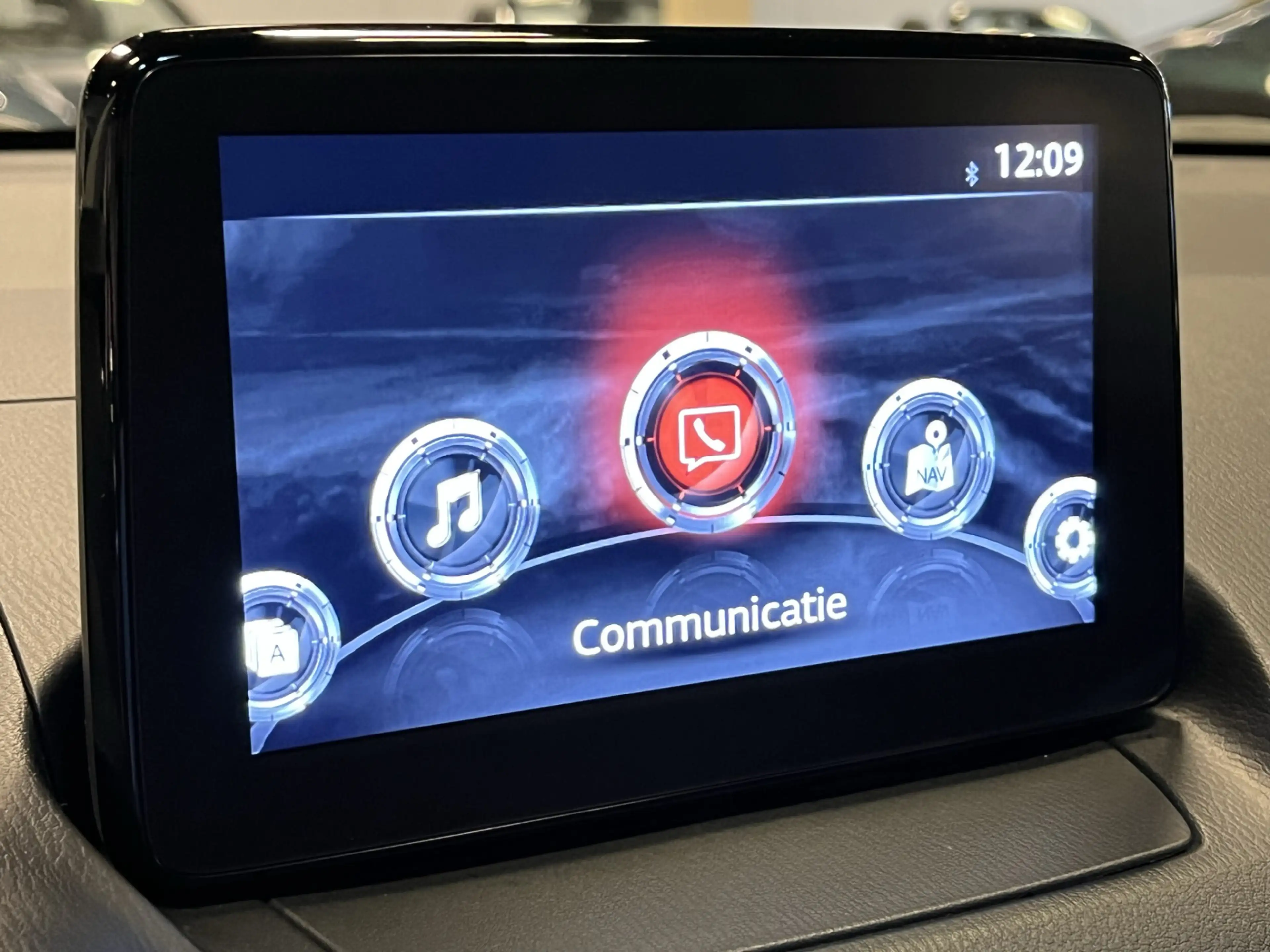 Mazda 2 1.5i SkyActiv-G GT-M 115PK Navi Sport Pakket DAB+ — photo 41