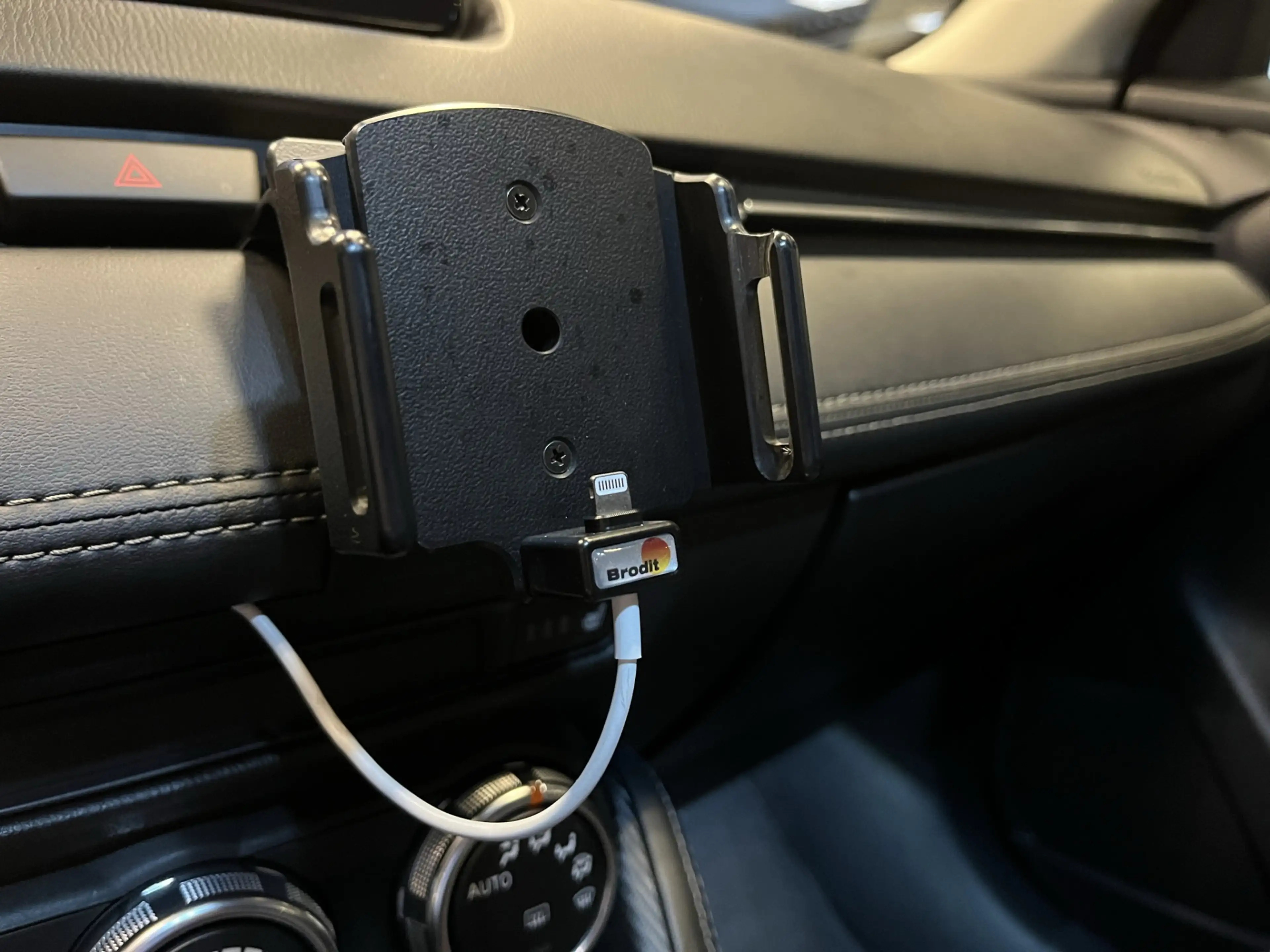 Mazda 2 1.5i SkyActiv-G GT-M 115PK Navi Sport Pakket DAB+ — photo 31