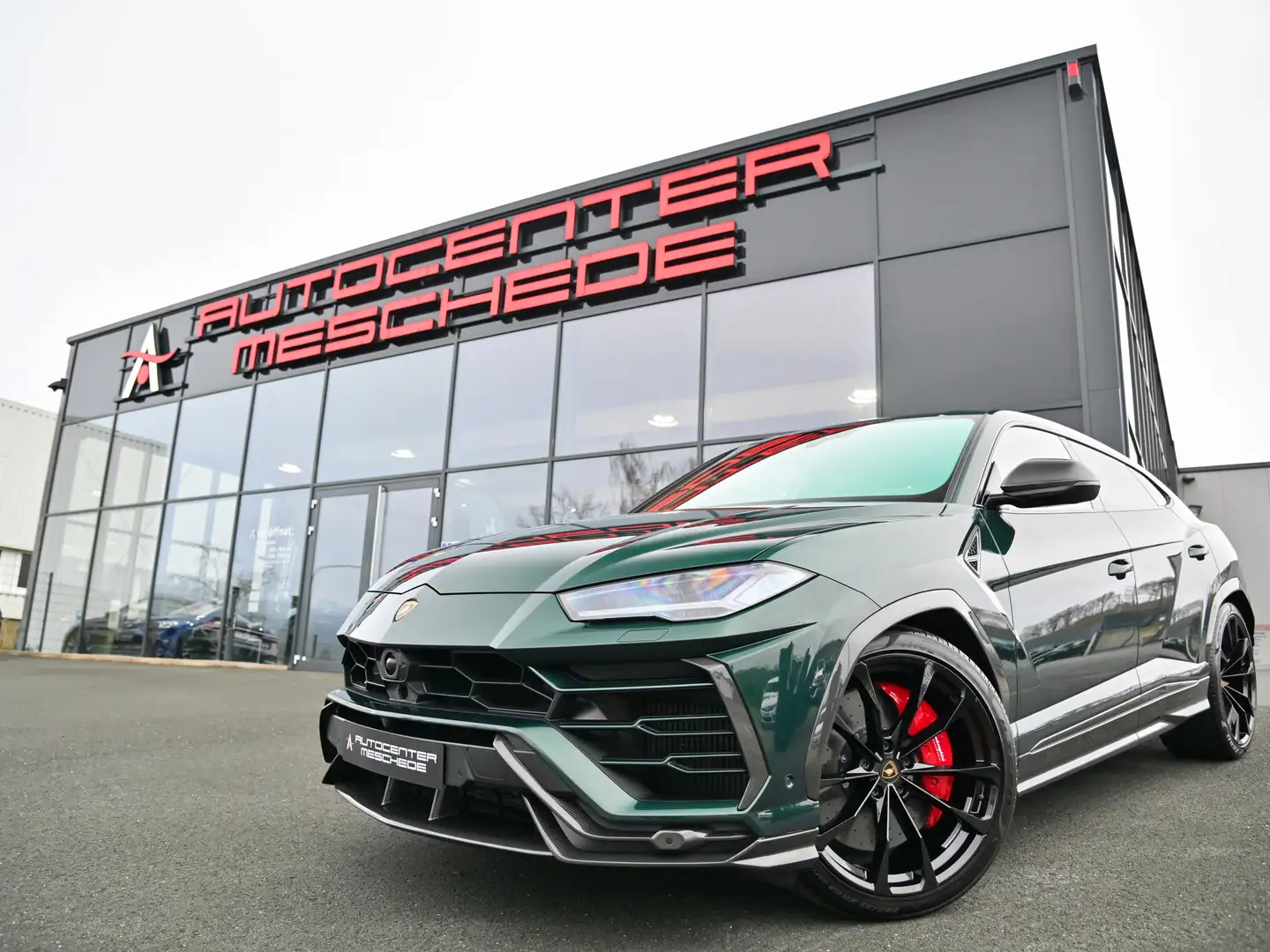 Lamborghini Urus *Full Carbon* Akrapovic* Verde Hydra !* 23 Vert - 1