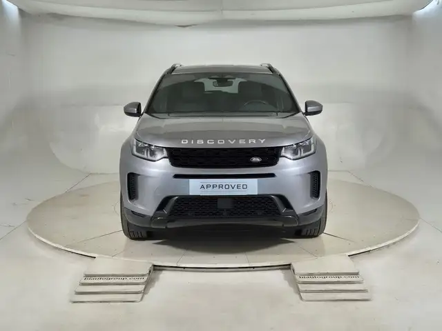 Land Rover Discovery Sport view 8
