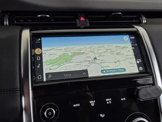 Land Rover Discovery Sport view 12