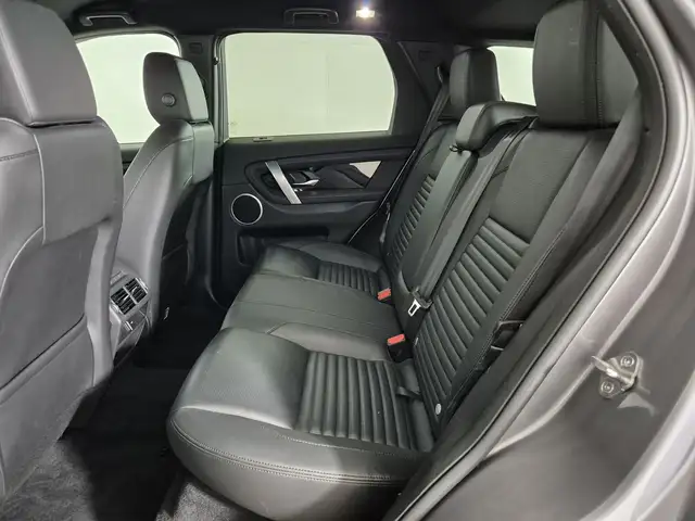 Land Rover Discovery Sport view 5