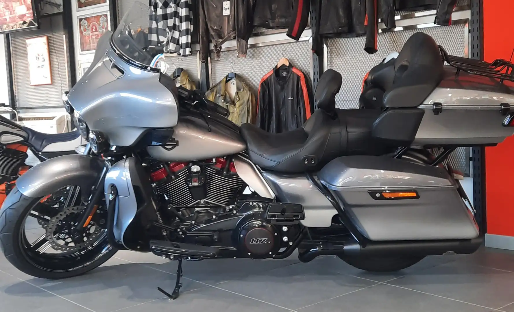 Harley-Davidson CVO Limited FLHTKSE Szürke - 1