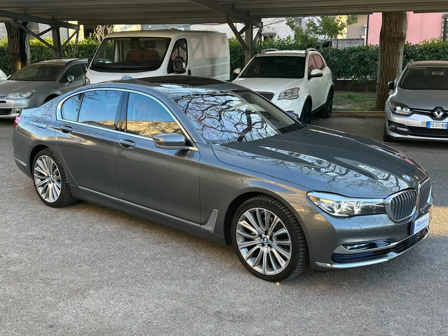 BMW 740 Serie 7 G/11-12 2015 740d xdrive Luxury auto Grigio - 1