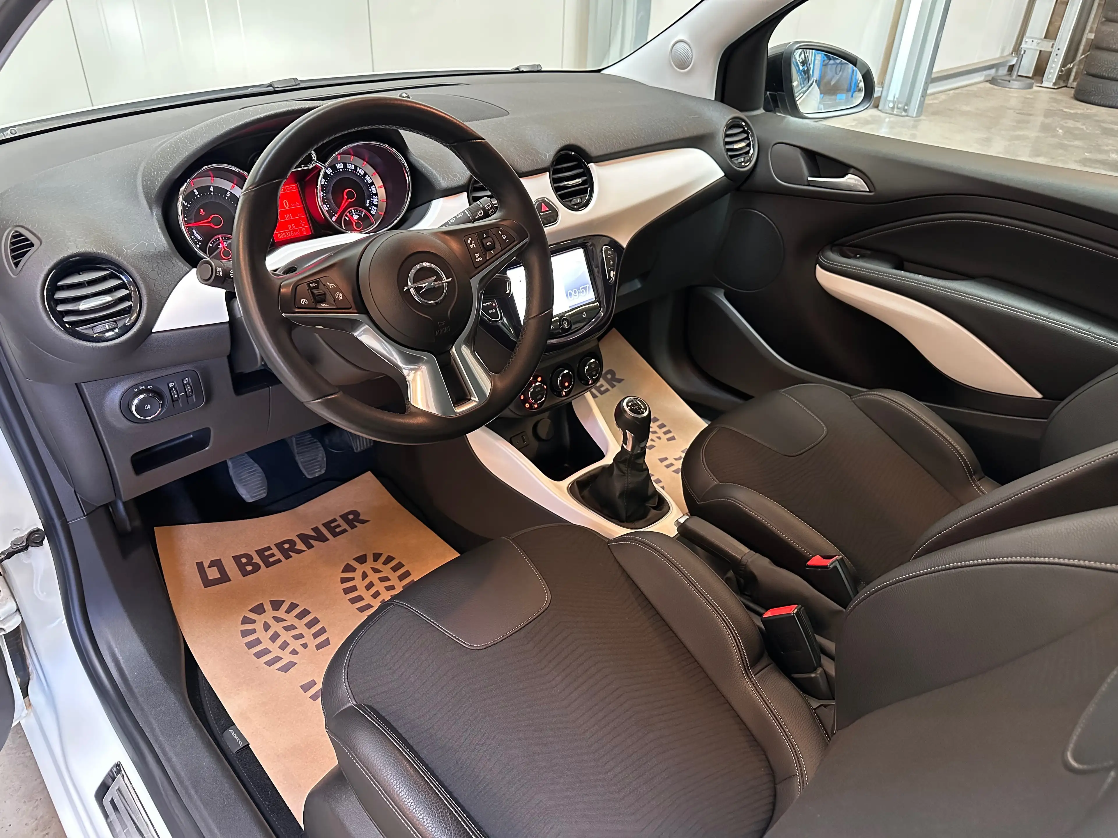 Opel Adam Adam 1.4i ecoFLEX Glam — photo 8