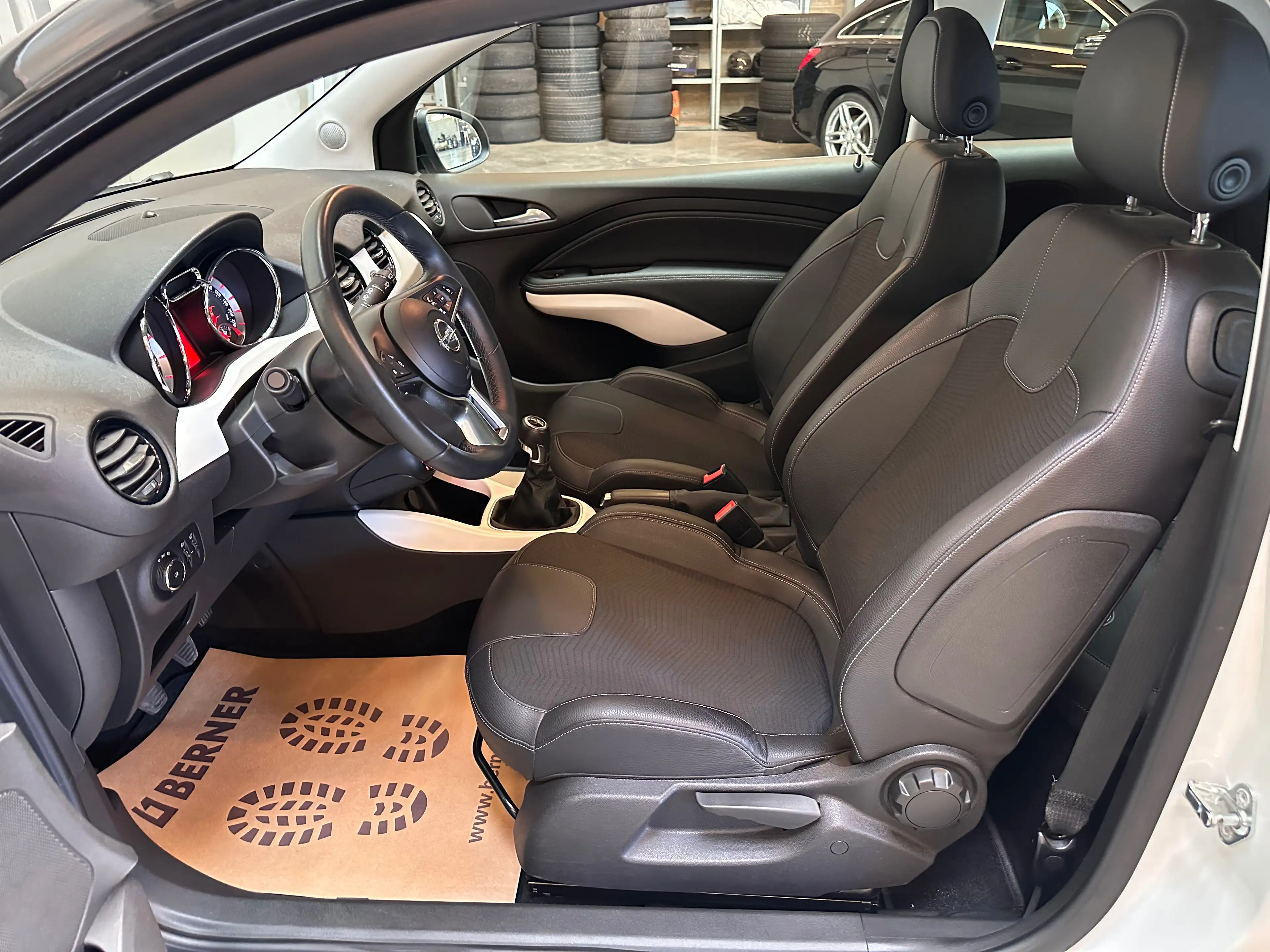 Opel Adam Adam 1.4i ecoFLEX Glam — photo 10