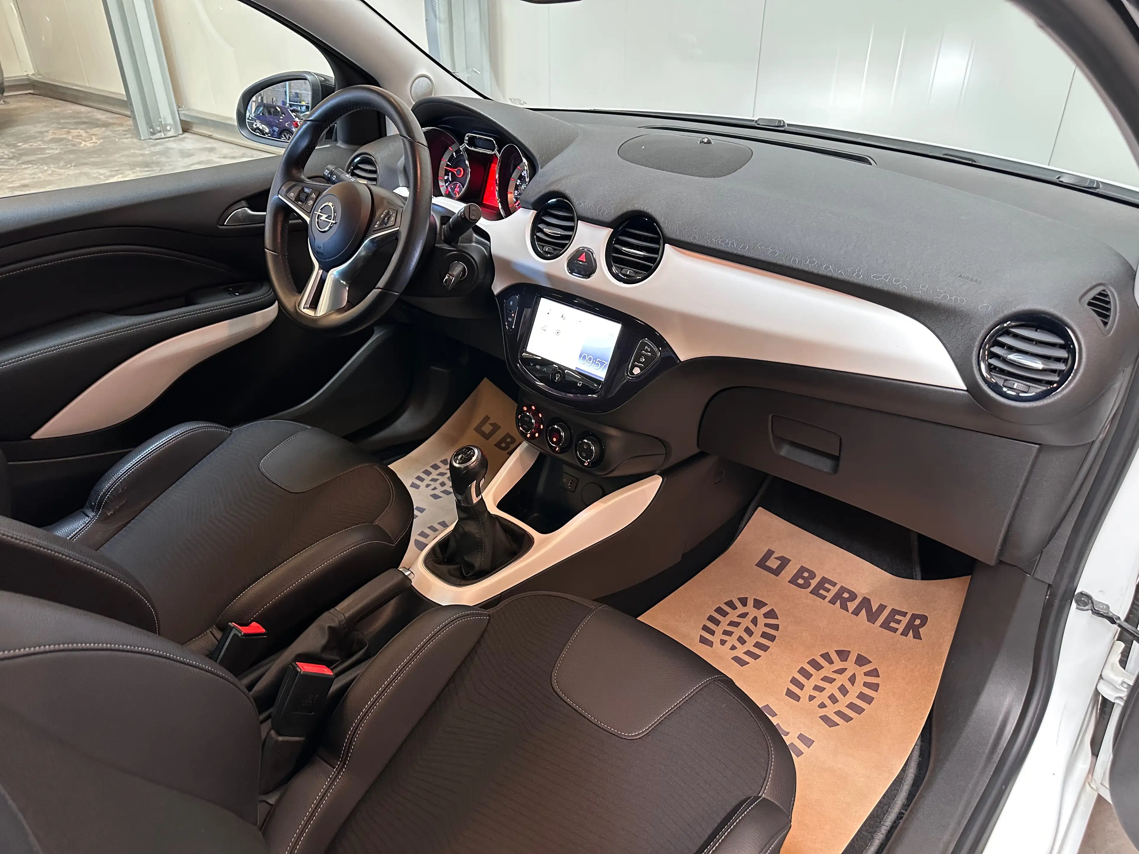 Opel Adam Adam 1.4i ecoFLEX Glam — photo 11