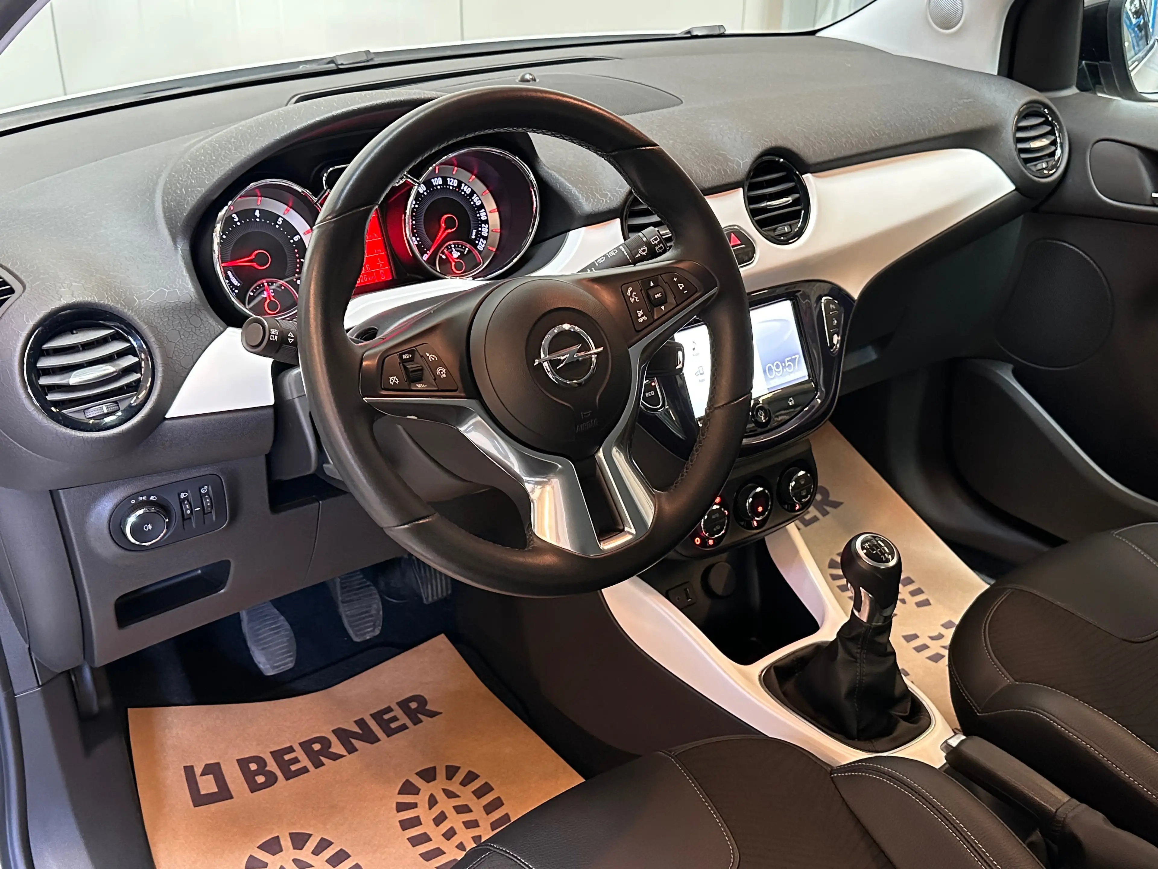 Opel Adam Adam 1.4i ecoFLEX Glam — photo 9