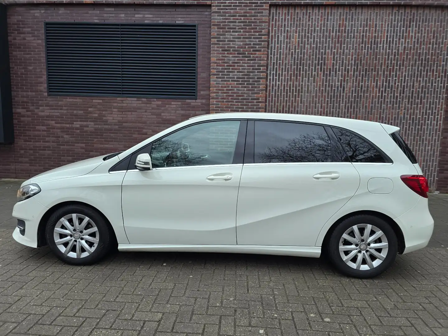 Mercedes-Benz B 180 Mercedes-Benz B180 Blue Efficiency Ambition S-Tour Wit - 2