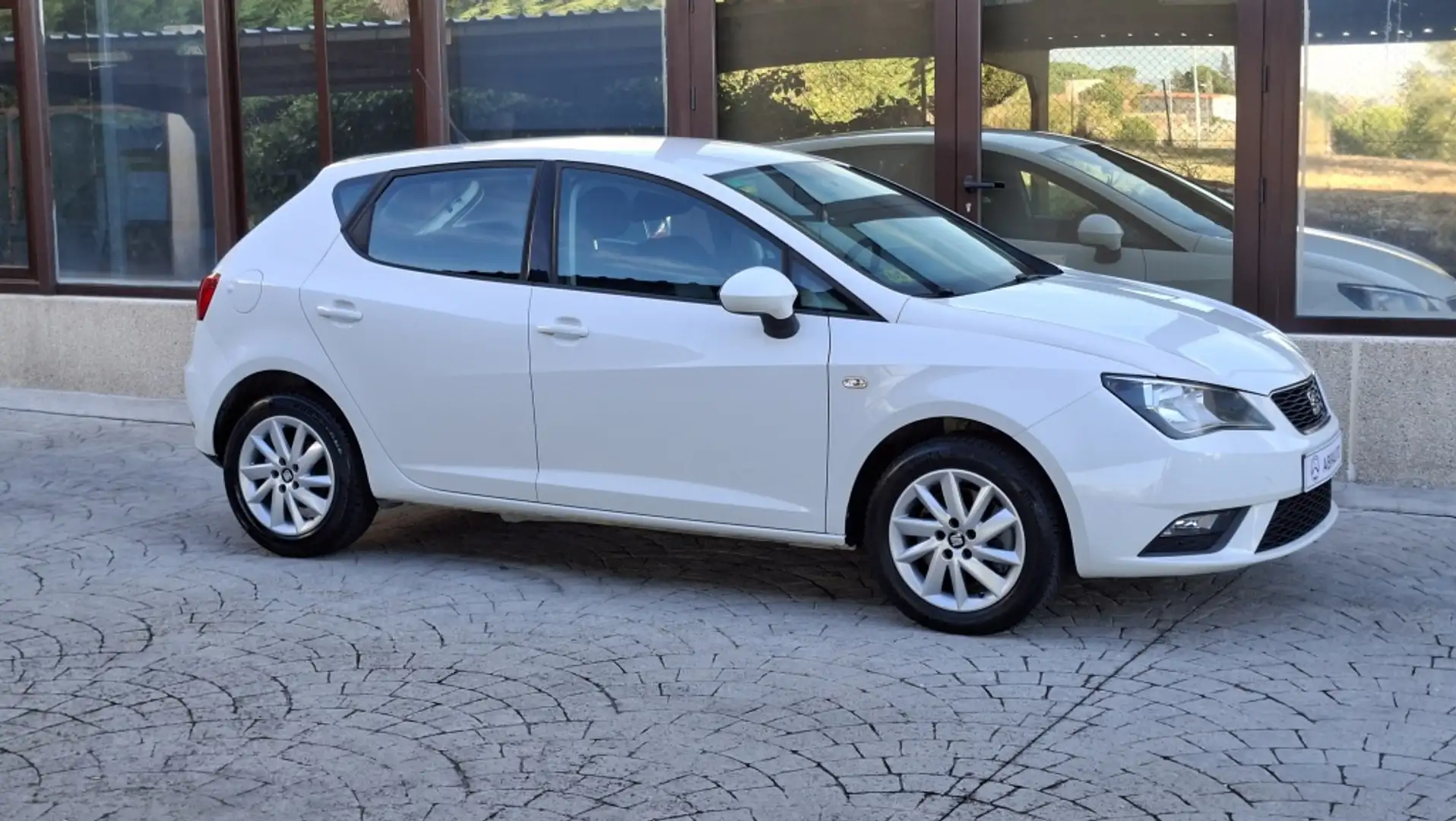 SEAT Ibiza 1.6TDI CR Style 105 Blanco - 2