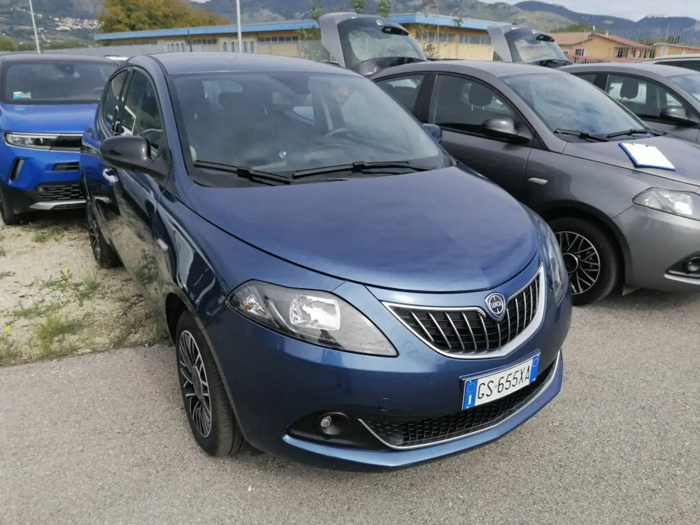 Lancia Ypsilon Ypsilon 1.0 FireFly 5 porte S&S Hybrid Gold Plus Blu/Azzurro - 2