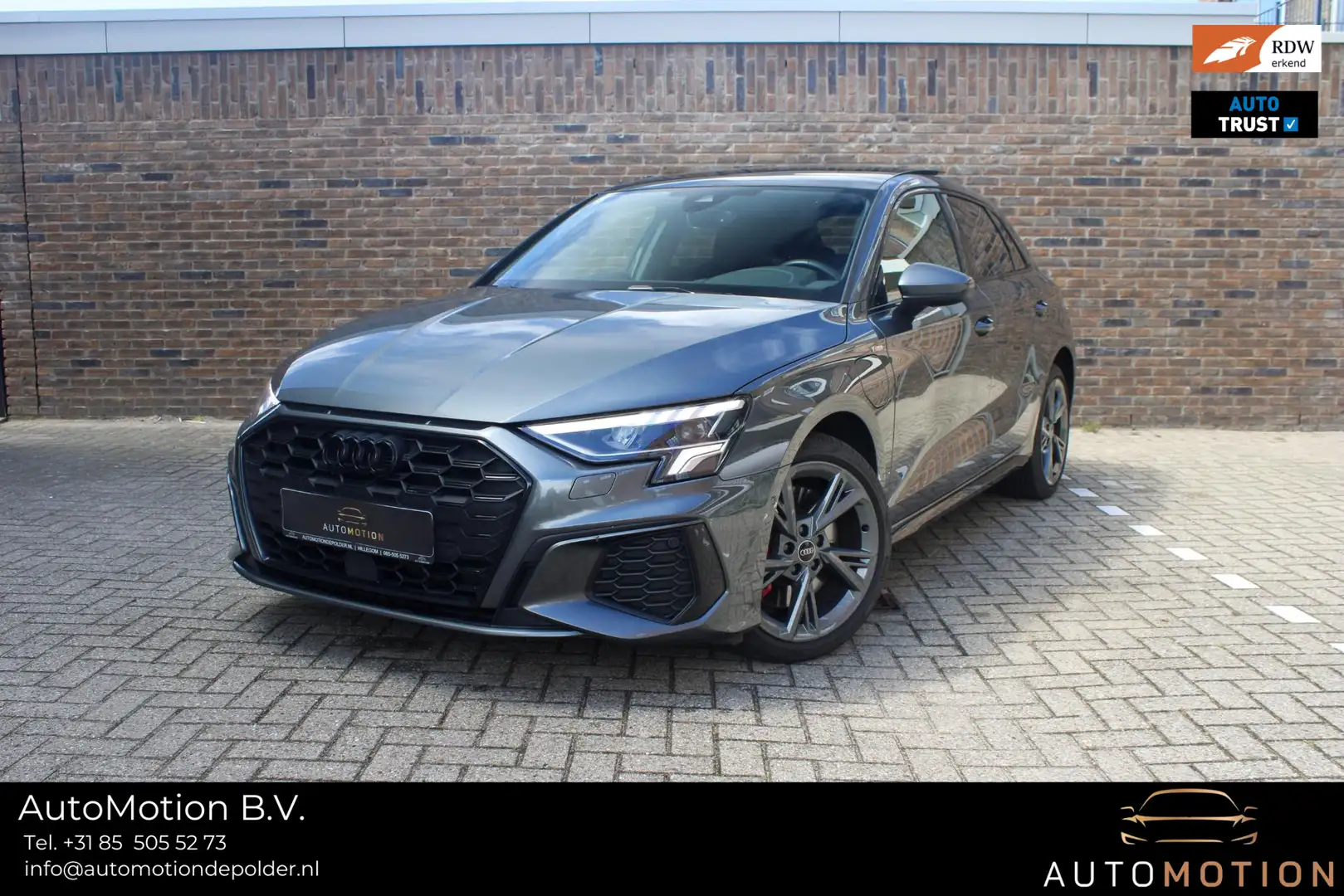 Audi A3 Sportback 45 TFSI e S ed. Comp. PANO | ACC| S-line Grijs - 1