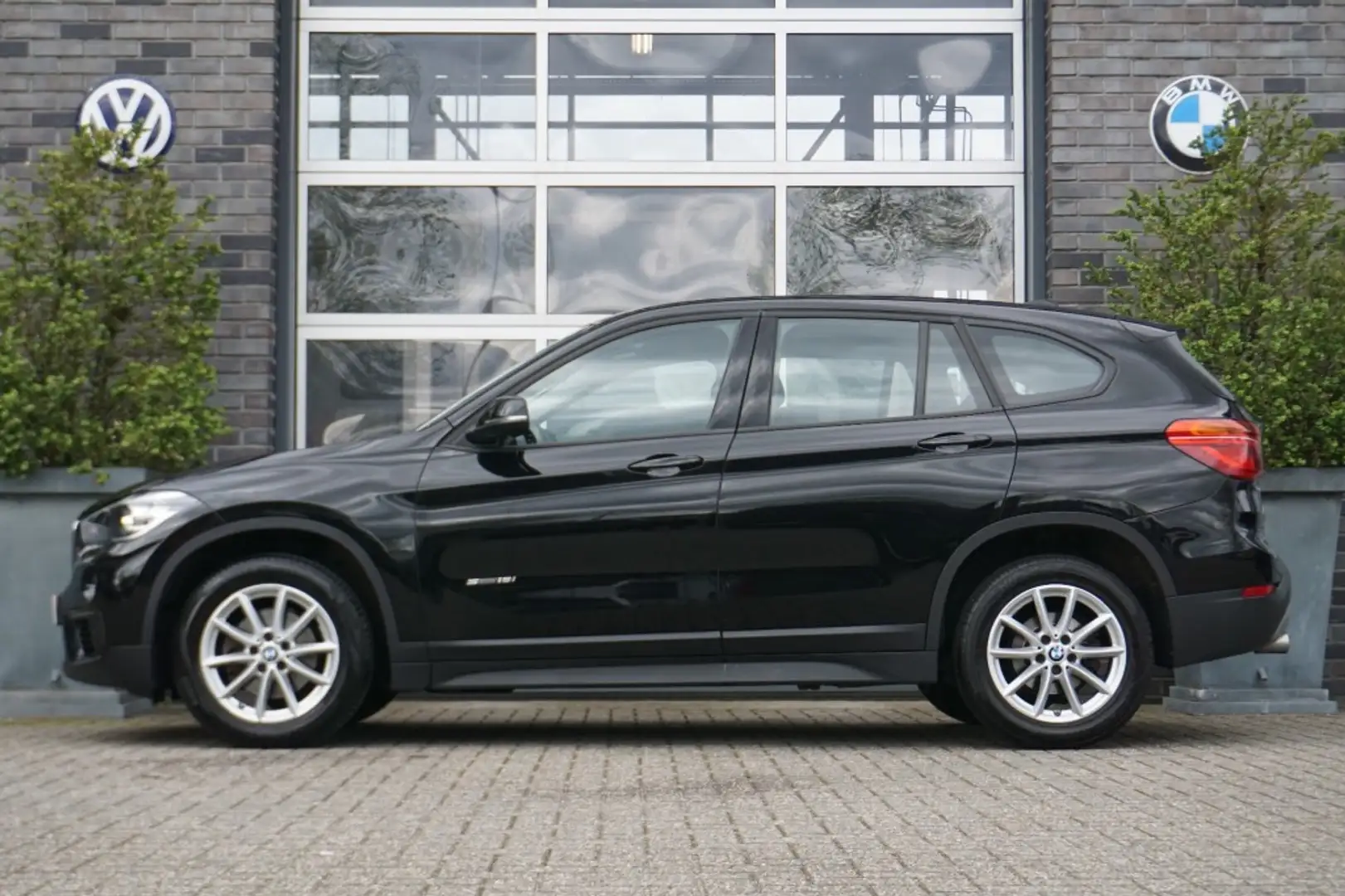 BMW X1 SDRIVE18I AUT. AIRCO - STOELVERW. Чорний - 2