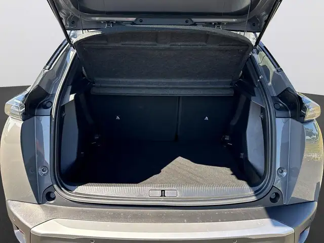 Peugeot 2008 view 9