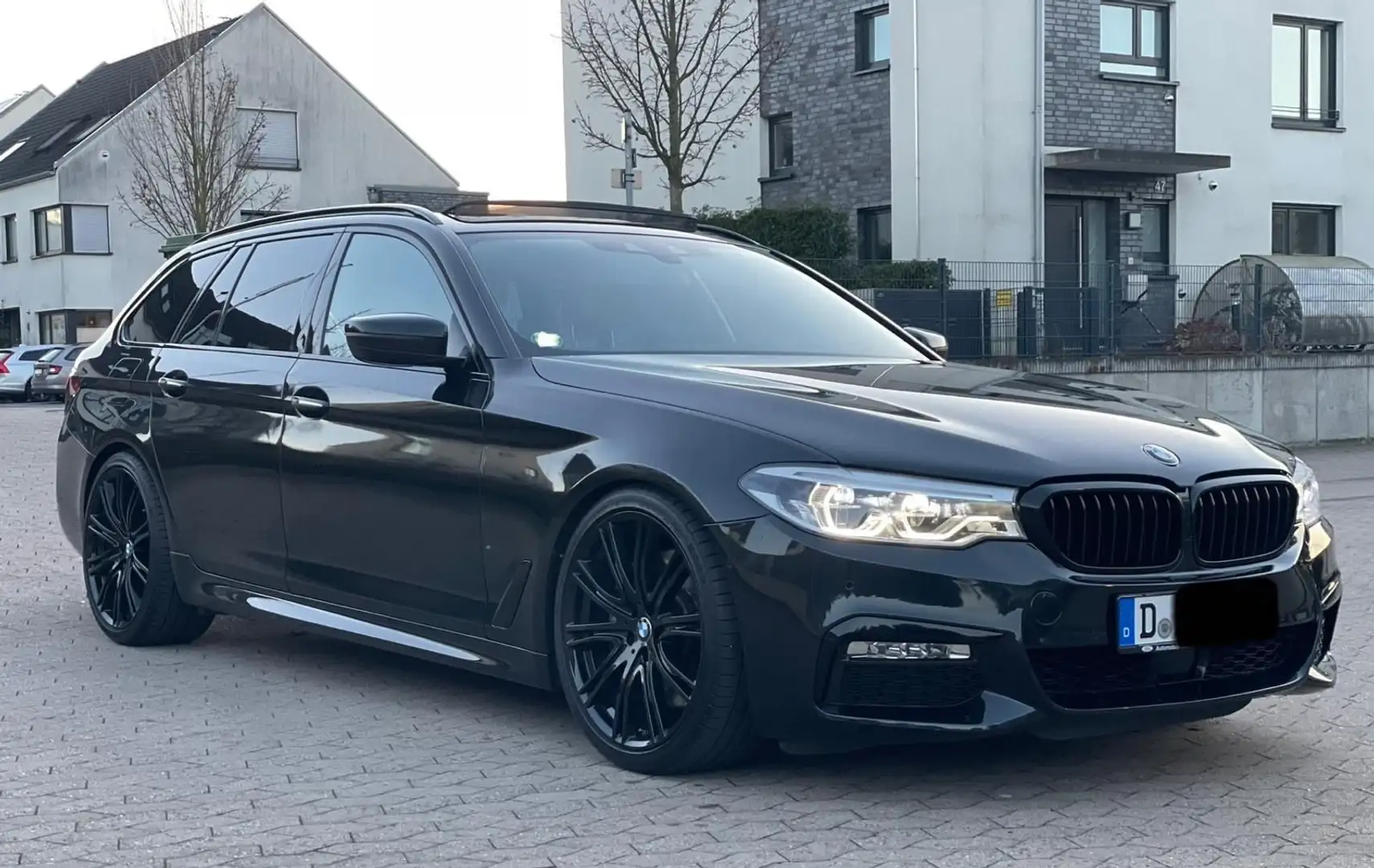 BMW 540 d xDrive M Sport HUD Pano AHK Voll Negro - 1