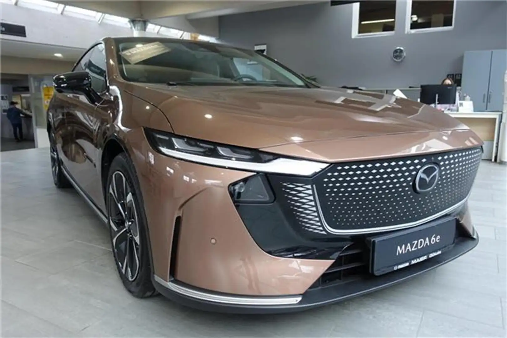 Mazda 6e 68,8kWh SR Takumi Gold - 1
