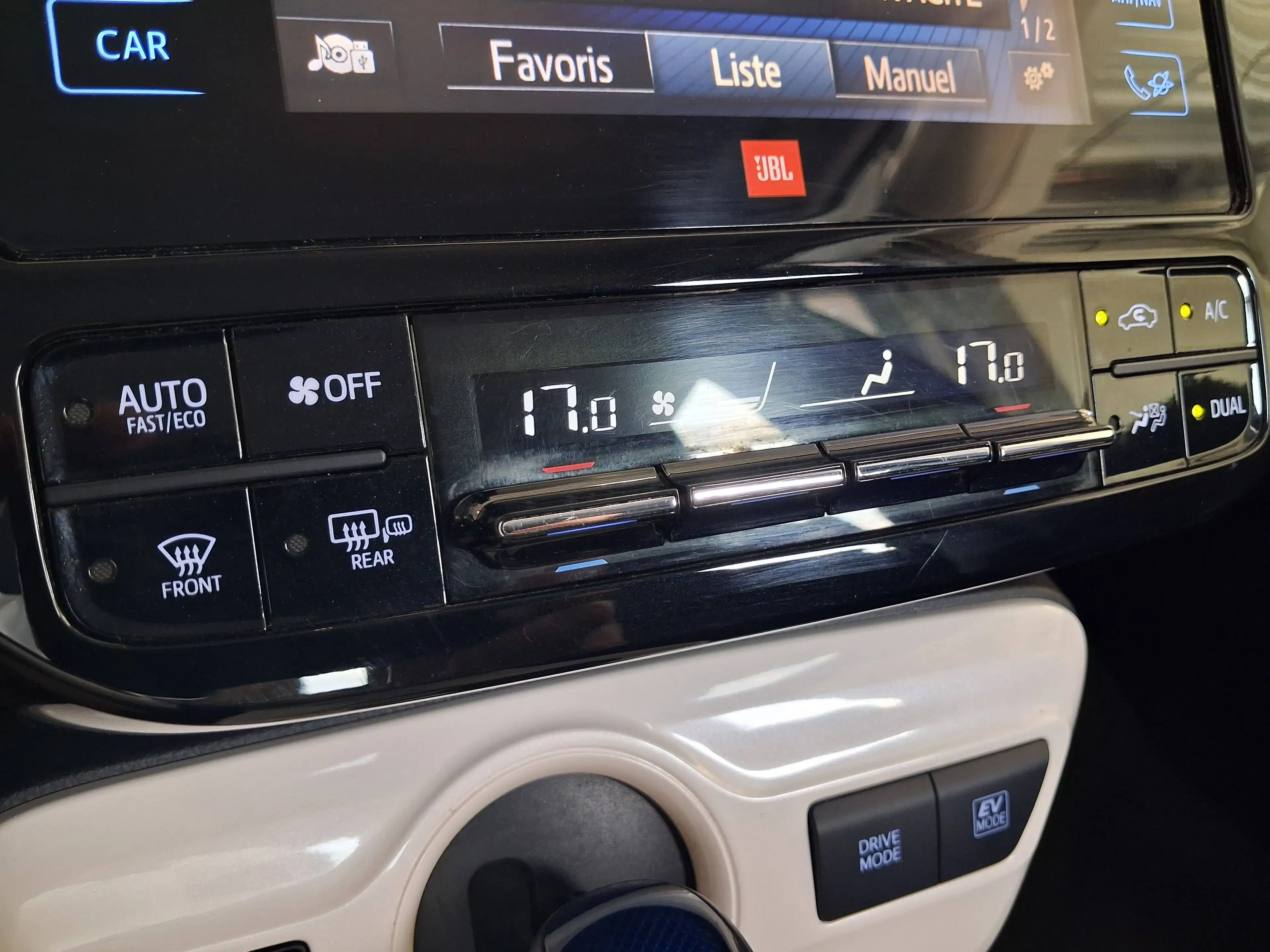 Toyota Prius Prius Hybrid 1.8i VVT-i Comfort CVT / 1 ERE MAIN / FULL CARNET / GARANTIE — photo 14