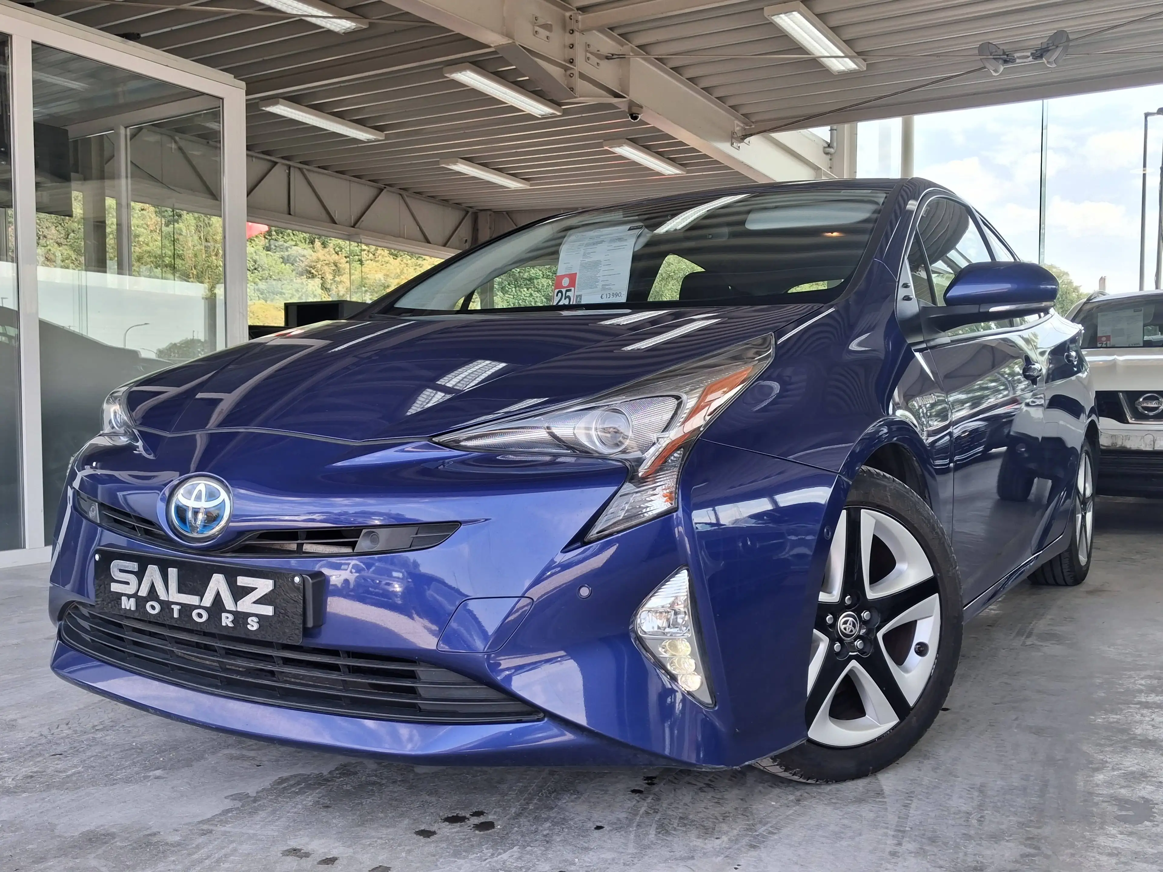 Toyota Prius Prius Hybrid 1.8i VVT-i Comfort CVT / 1 ERE MAIN / FULL CARNET / GARANTIE — photo 2