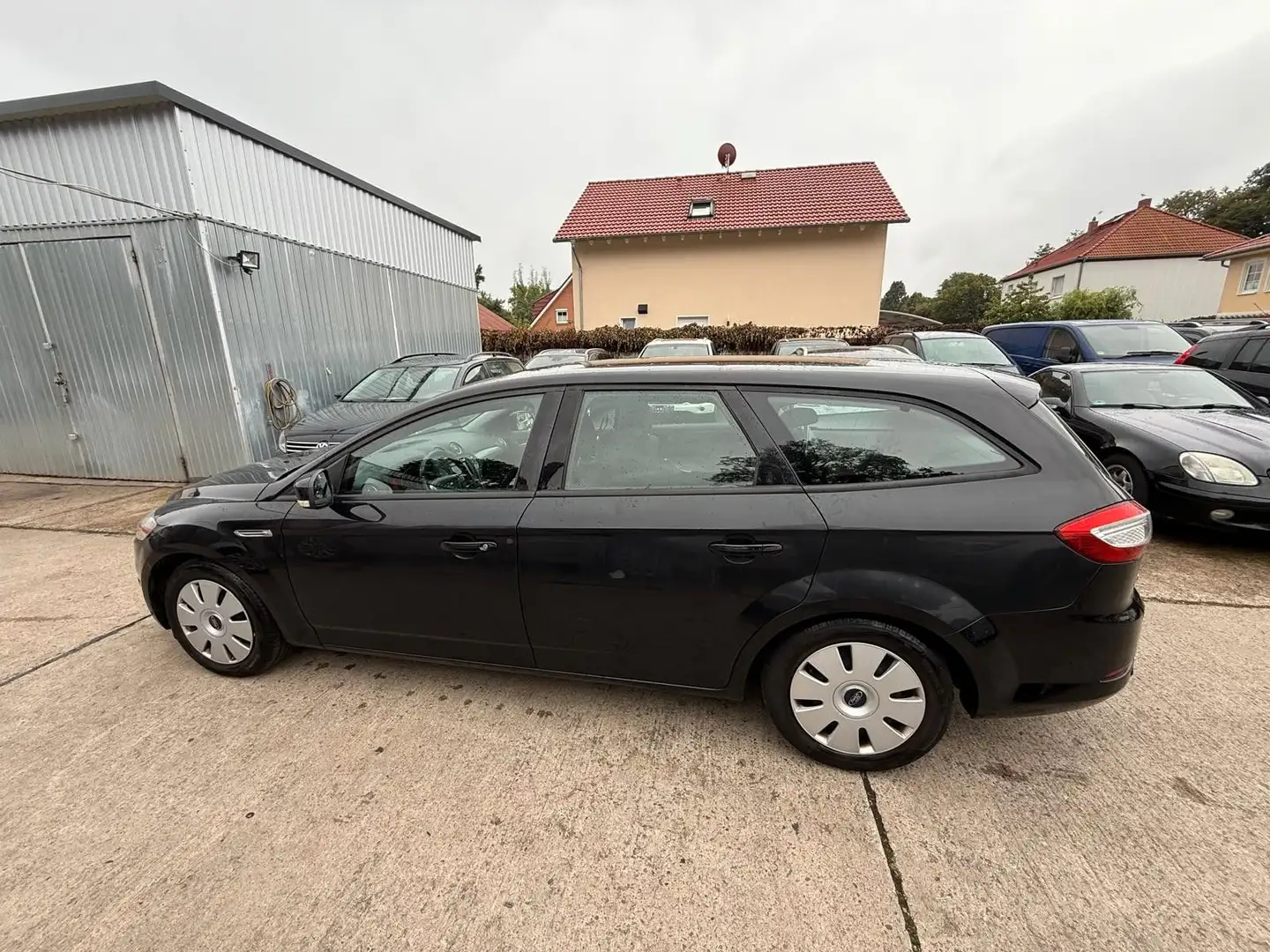 Ford Mondeo Turnier Trend*TUV NEU*AHK* Schwarz - 2
